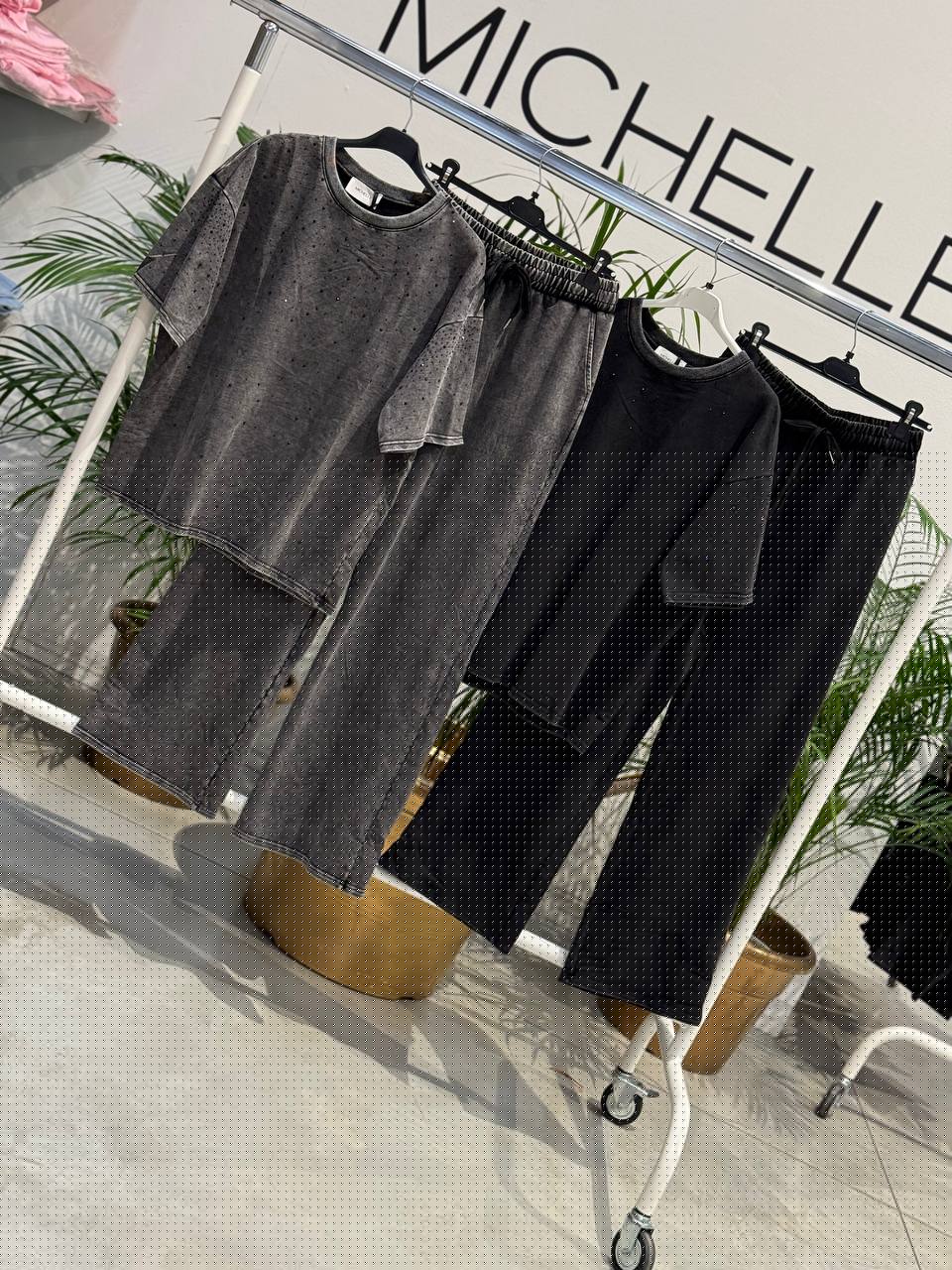 Amelie Follies (Michelle)