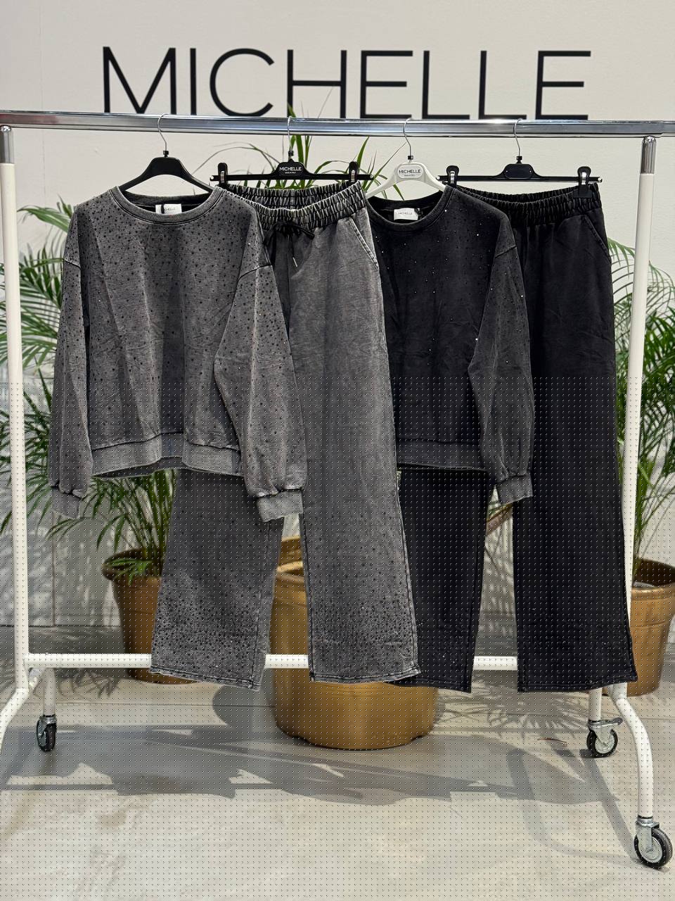 Amelie Follies (Michelle)