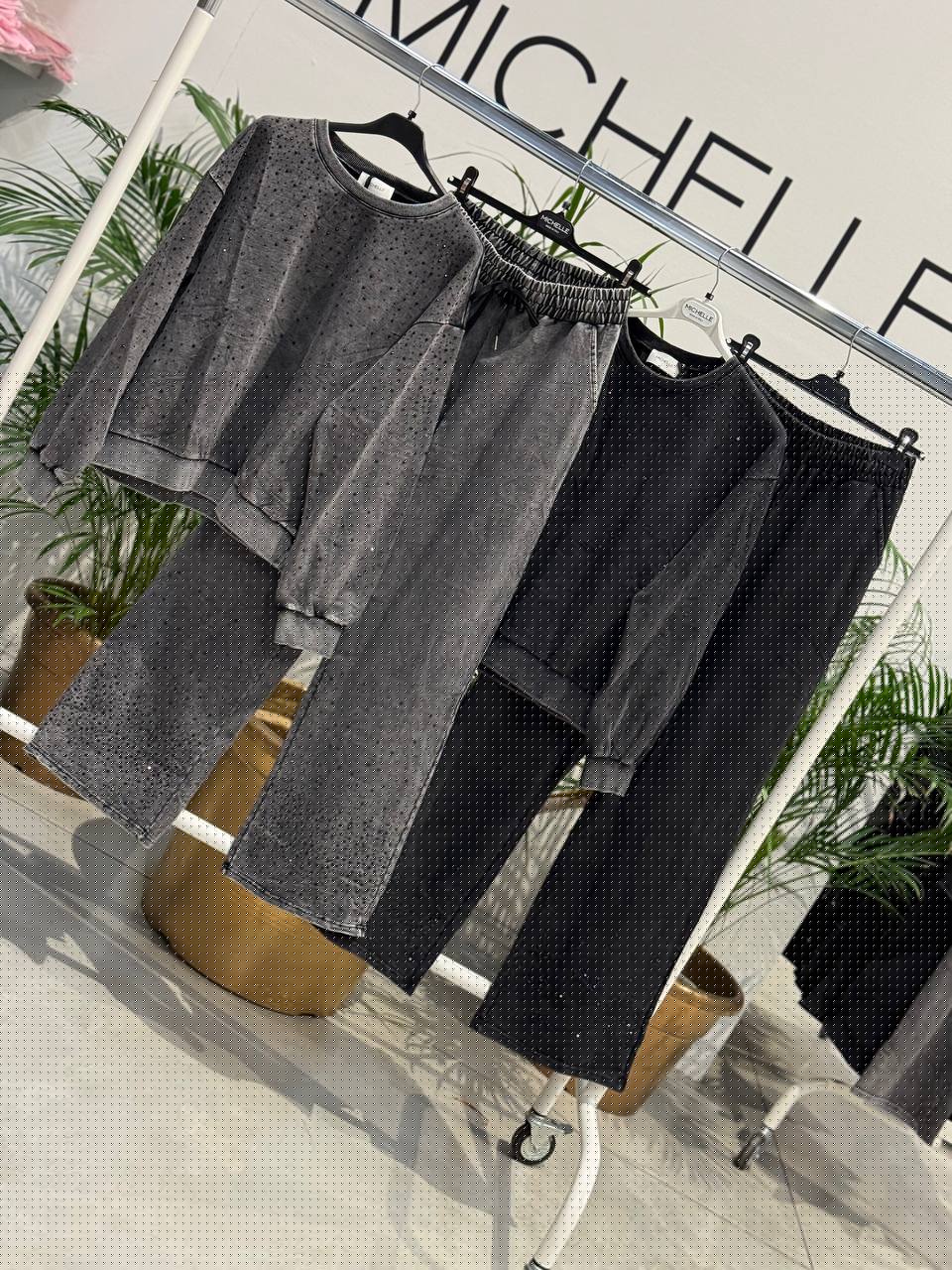 Amelie Follies (Michelle)