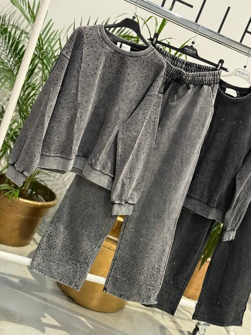 Amelie Follies (Michelle)