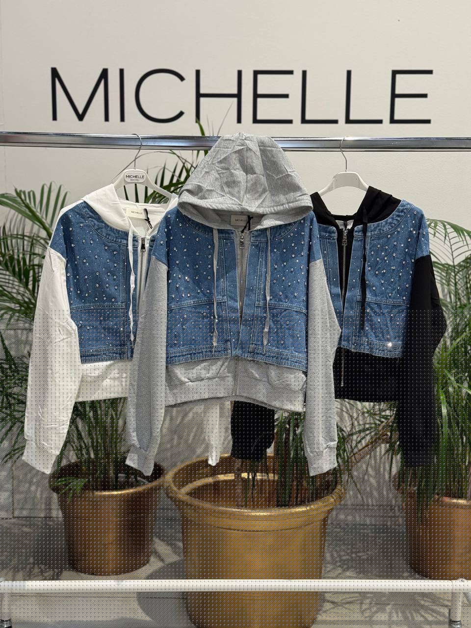 Amelie Follies (Michelle)