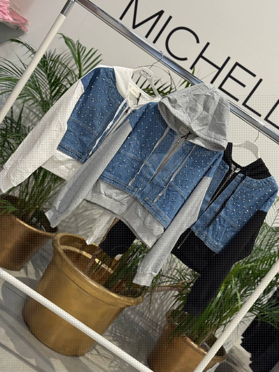 Amelie Follies (Michelle)