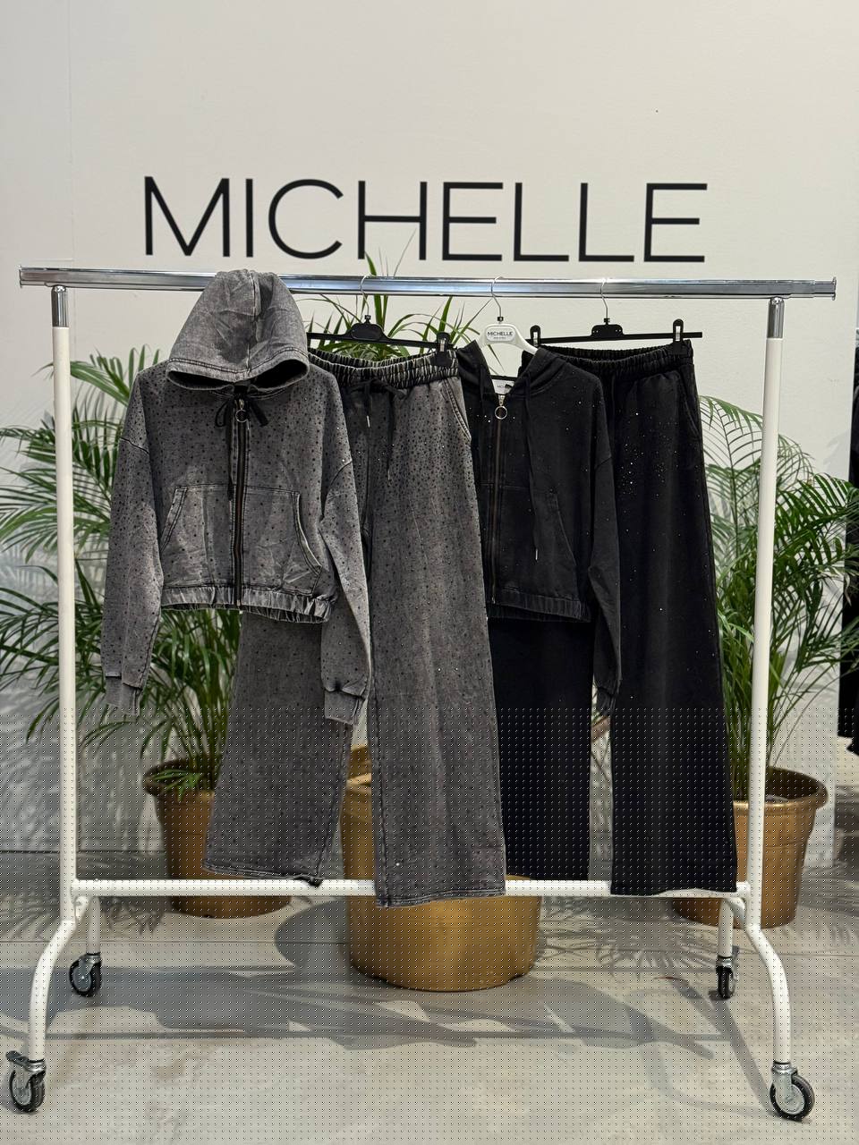 Amelie Follies (Michelle)