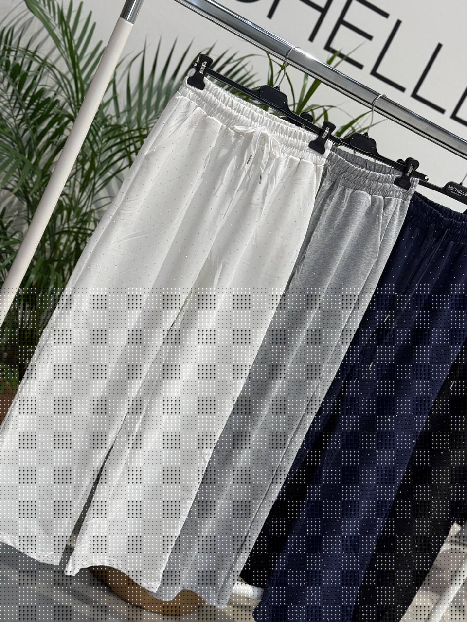 Amelie Follies (Michelle)