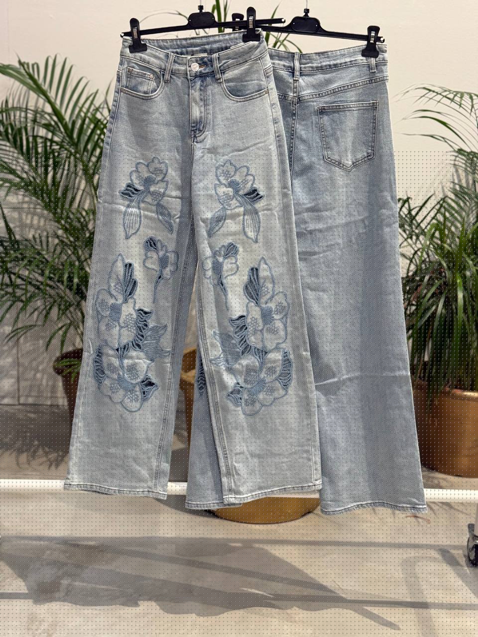 Amelie Follies (Michelle)