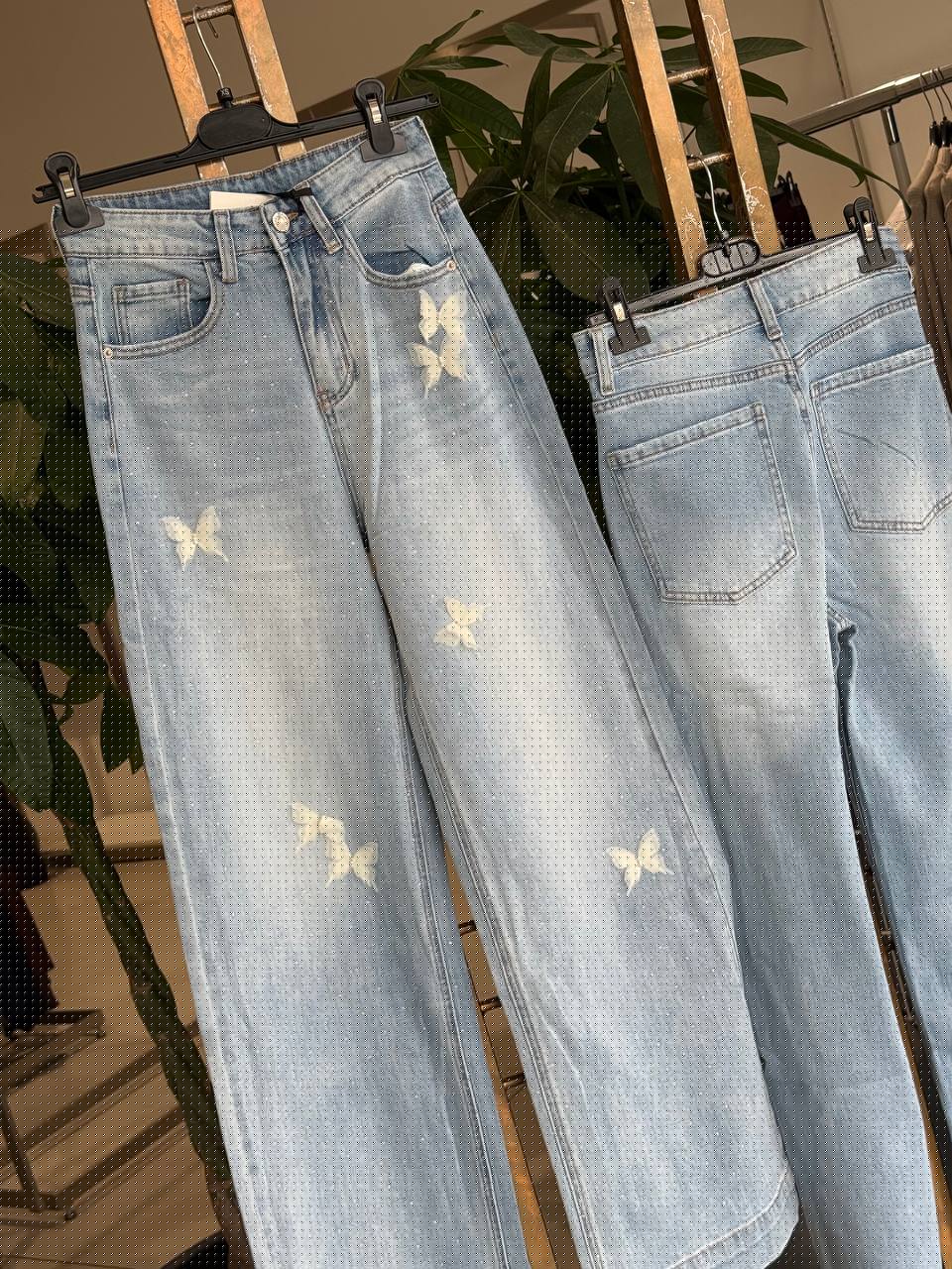 Amelie Follies (Michelle)