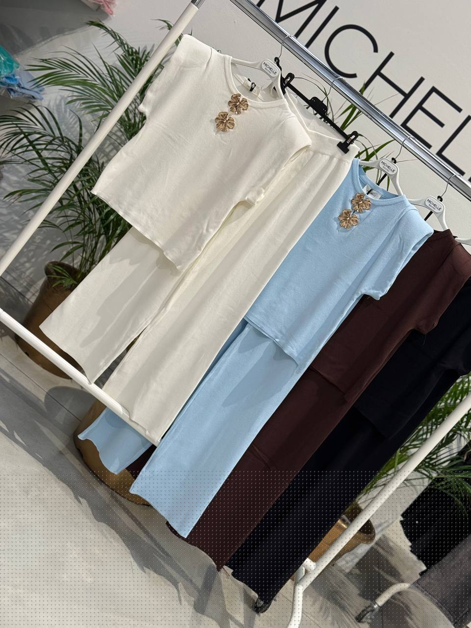 Amelie Follies (Michelle)