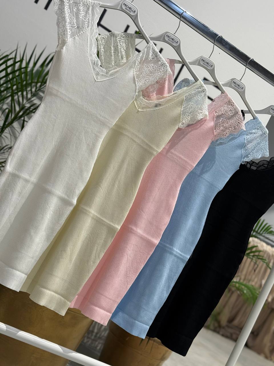 Amelie Follies (Michelle)