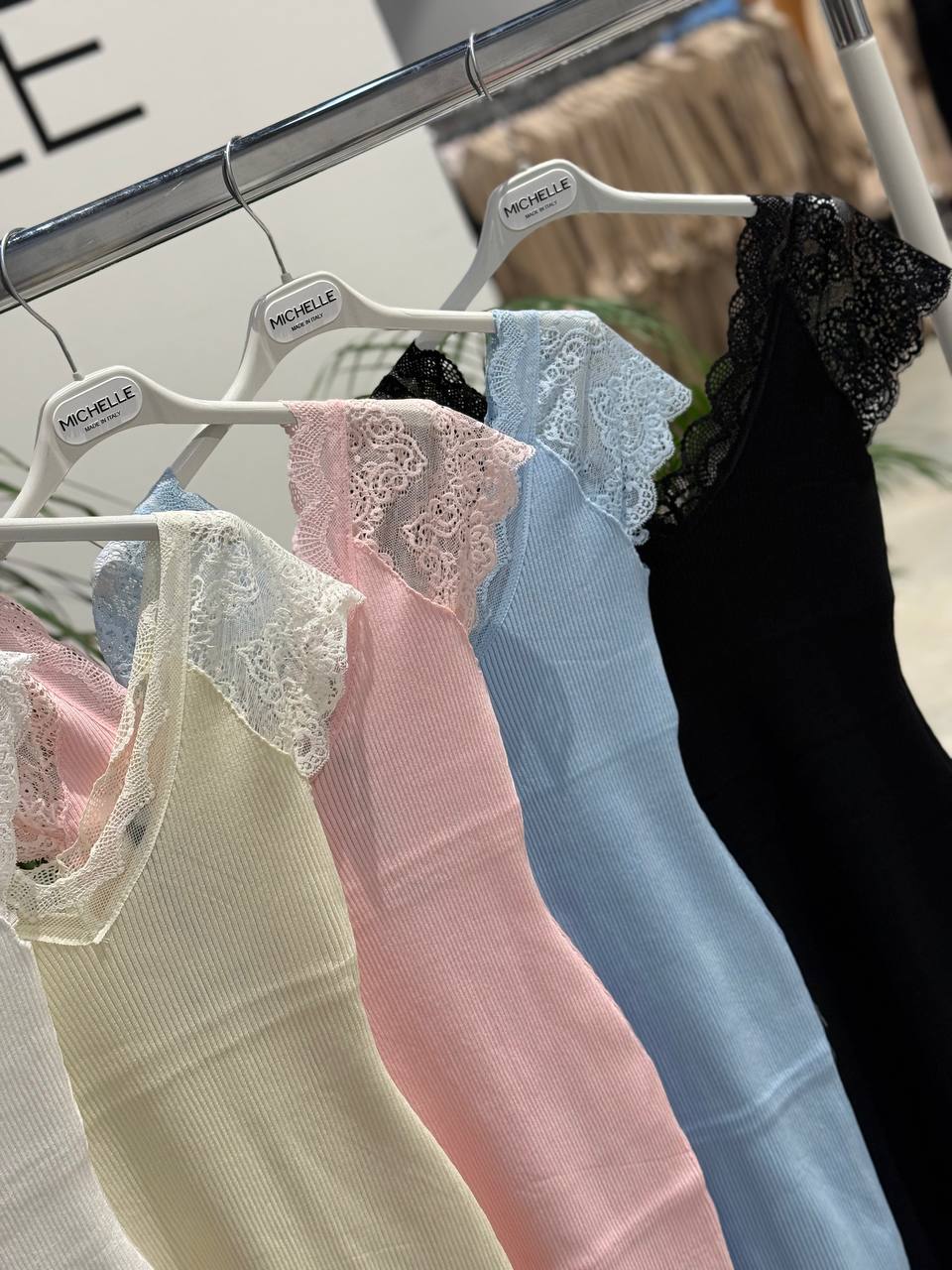 Amelie Follies (Michelle)