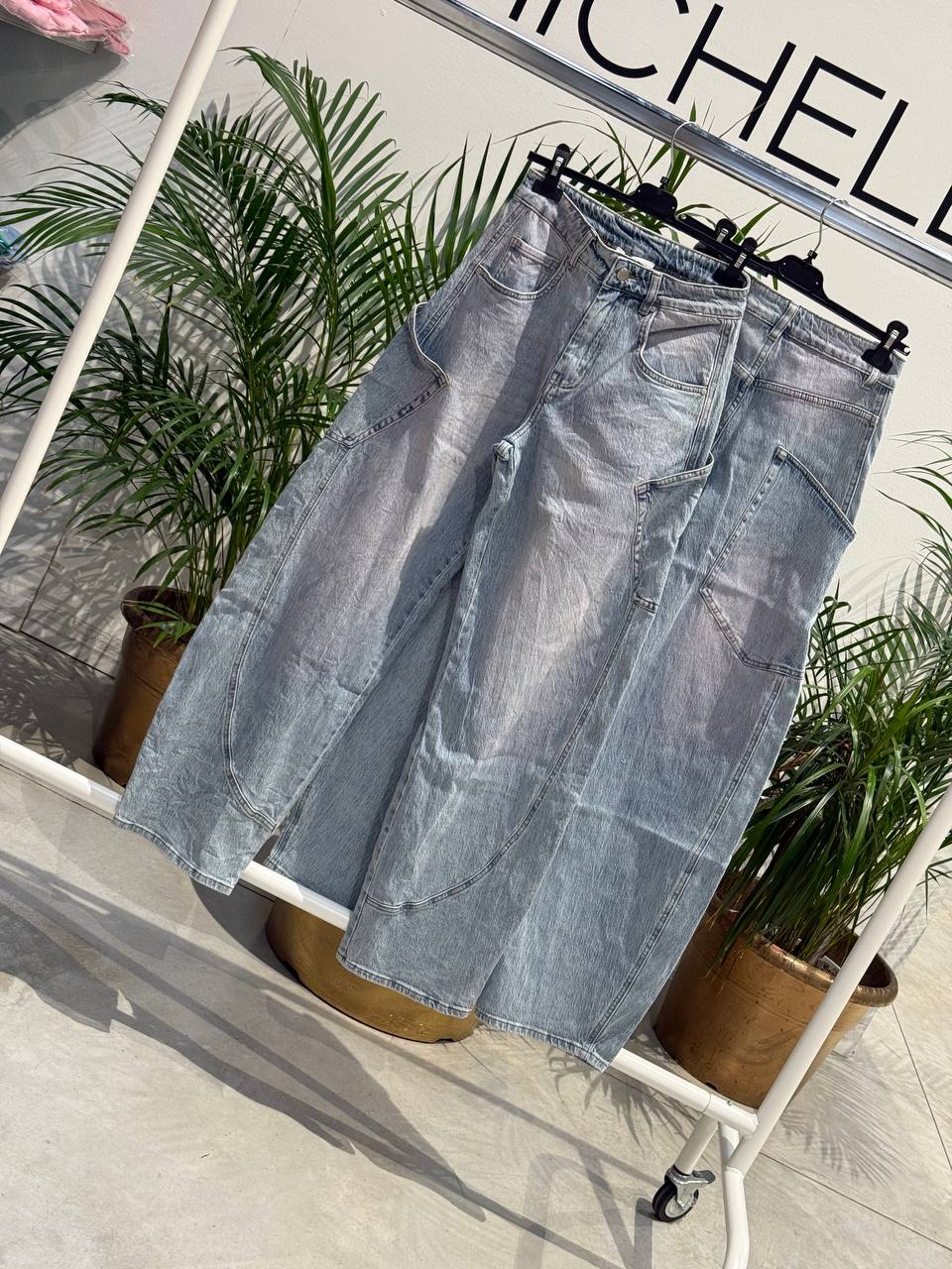 Amelie Follies (Michelle)