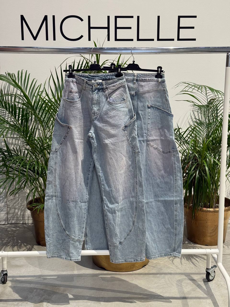 Amelie Follies (Michelle)