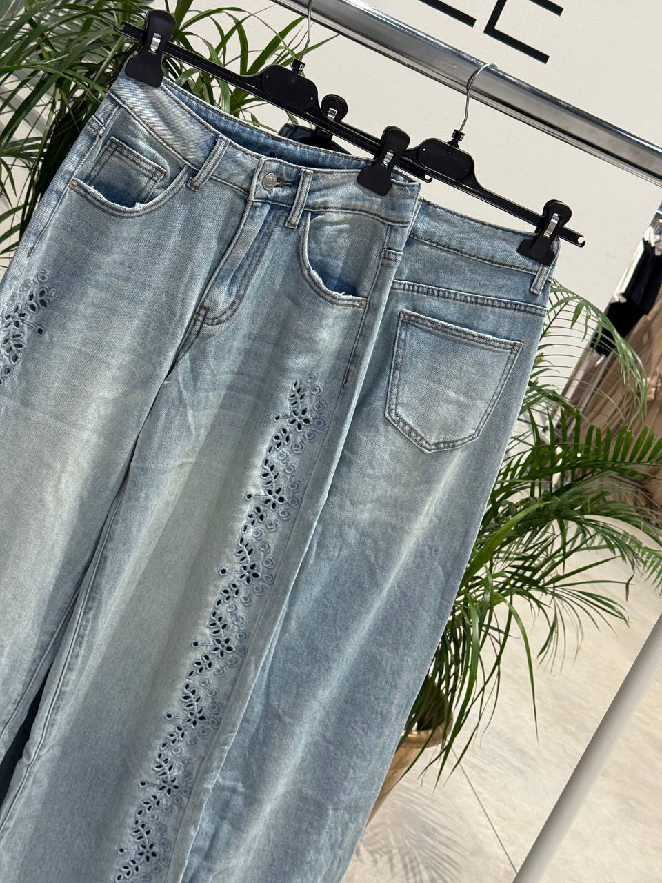 Amelie Follies (Michelle)