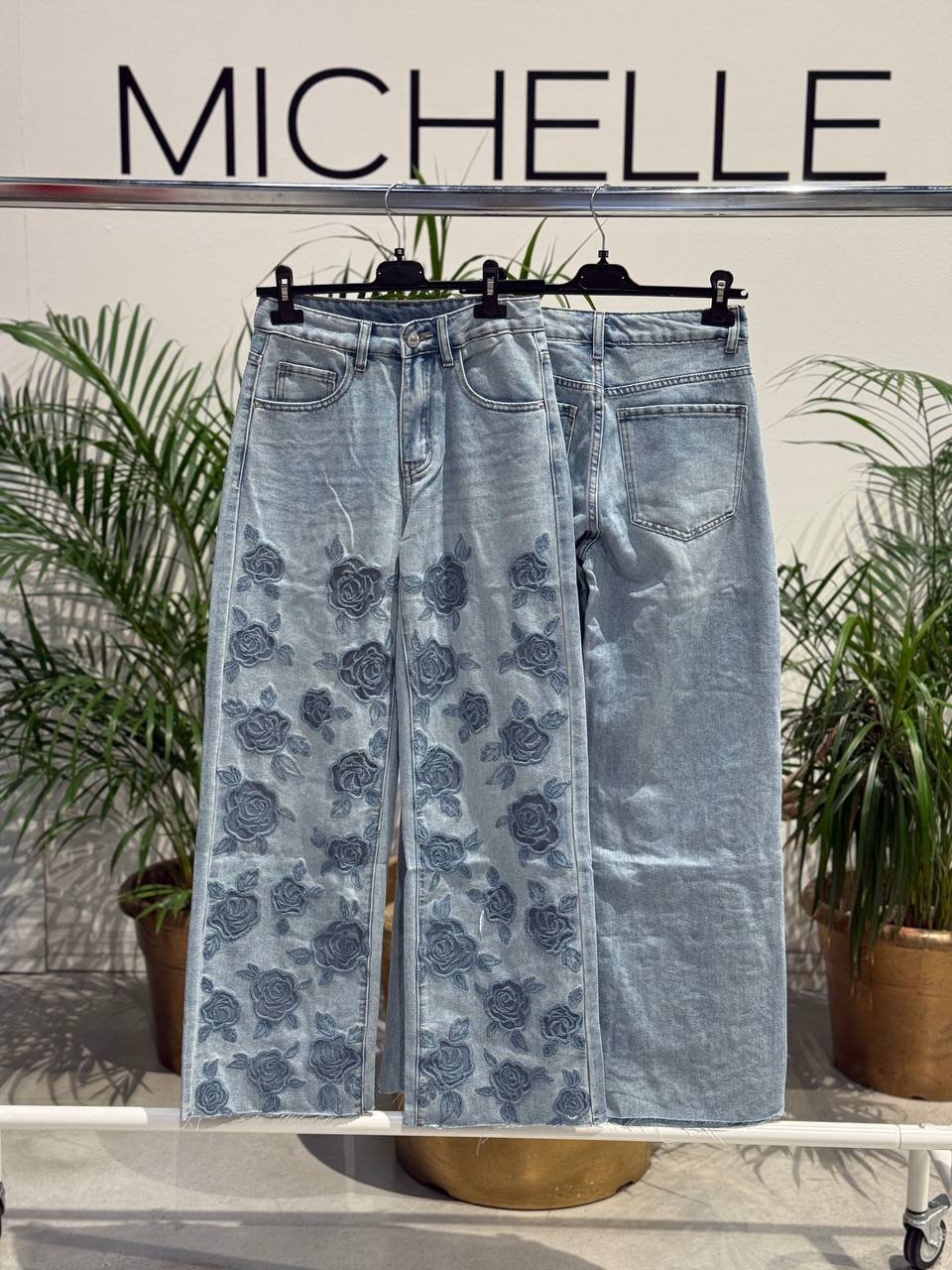 Amelie Follies (Michelle)