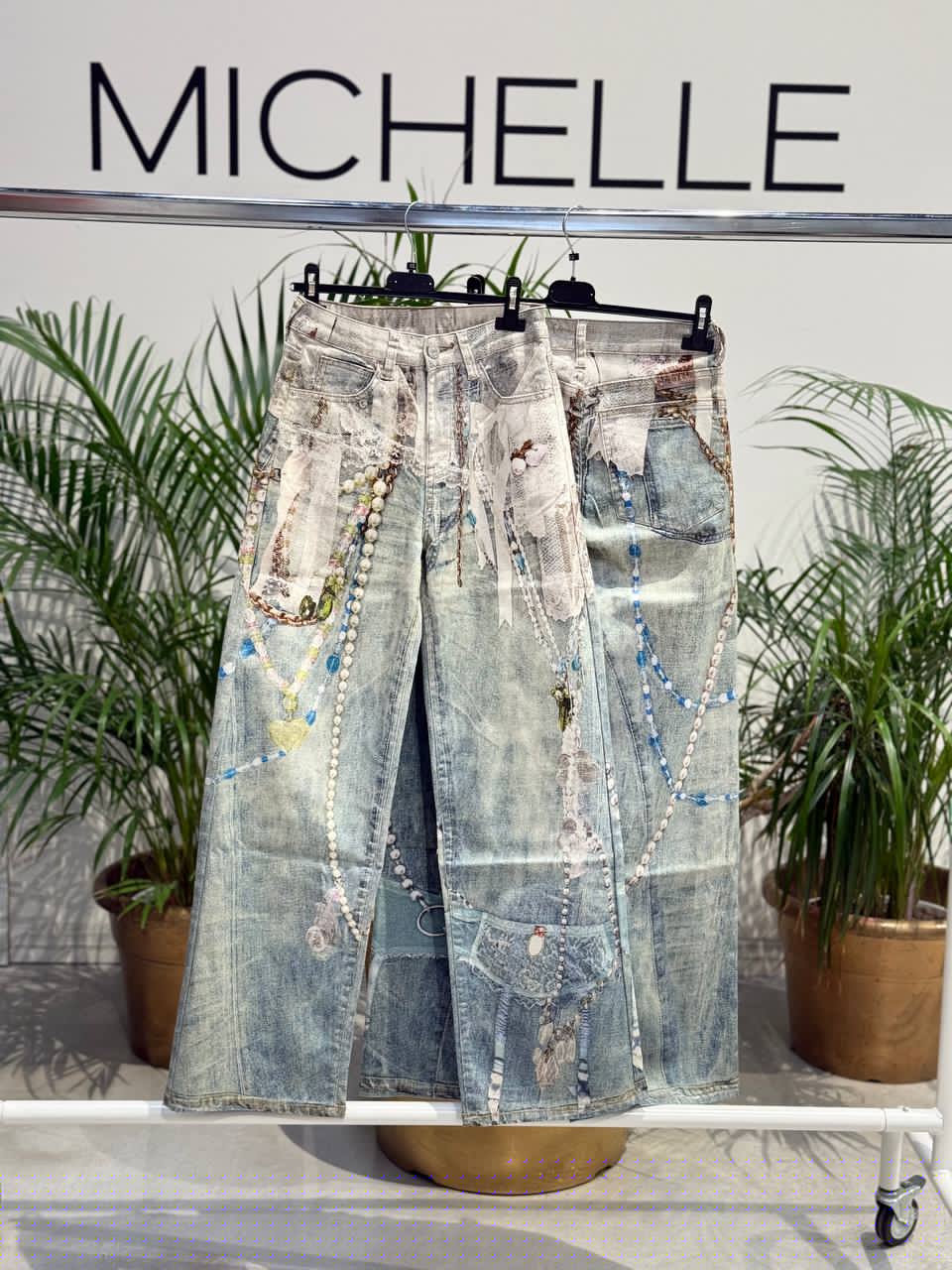 Amelie Follies (Michelle)