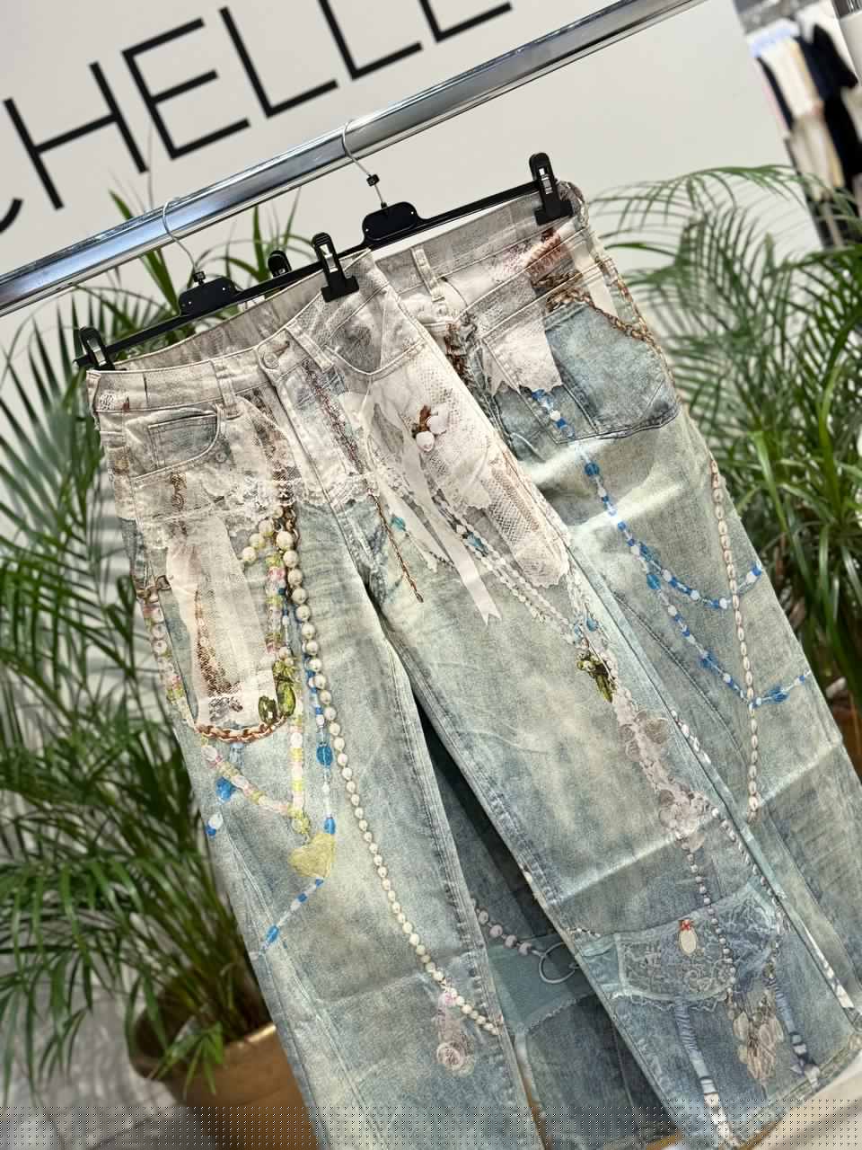 Amelie Follies (Michelle)