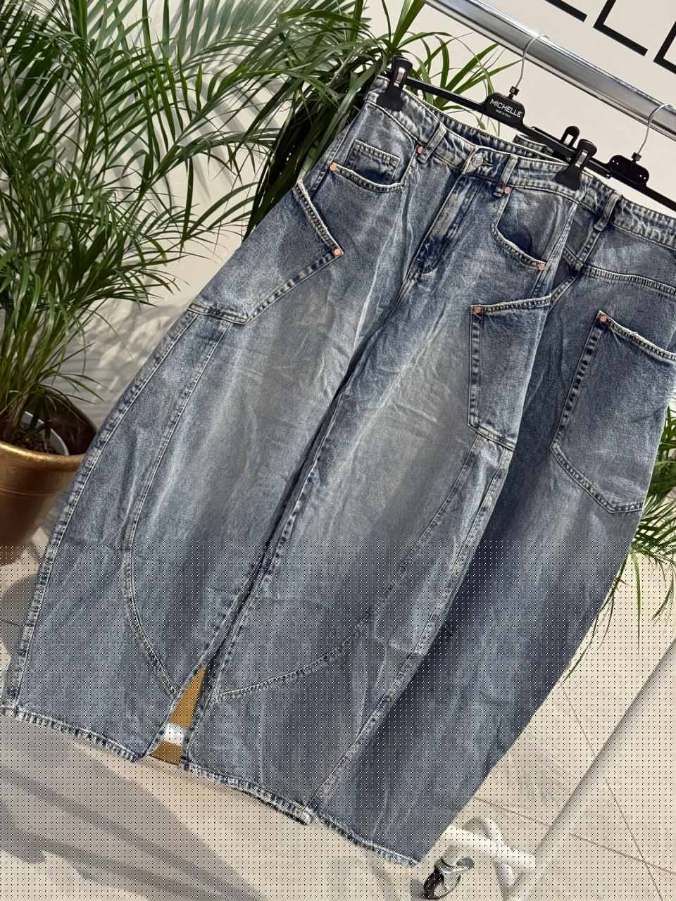 Amelie Follies (Michelle)