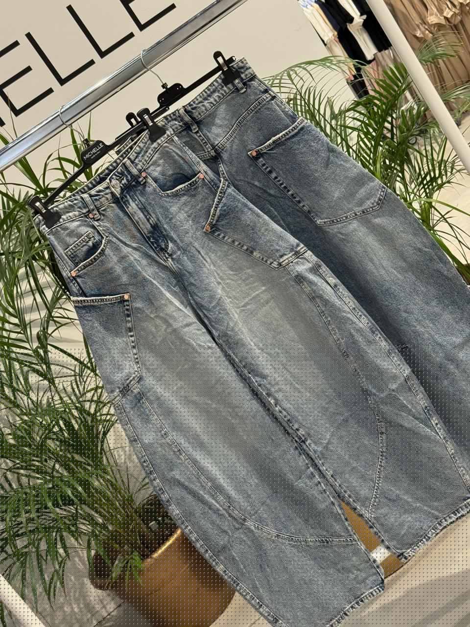 Amelie Follies (Michelle)