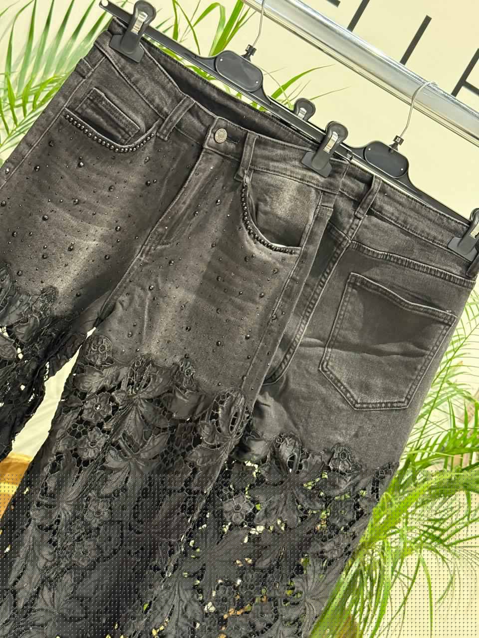 Amelie Follies (Michelle)