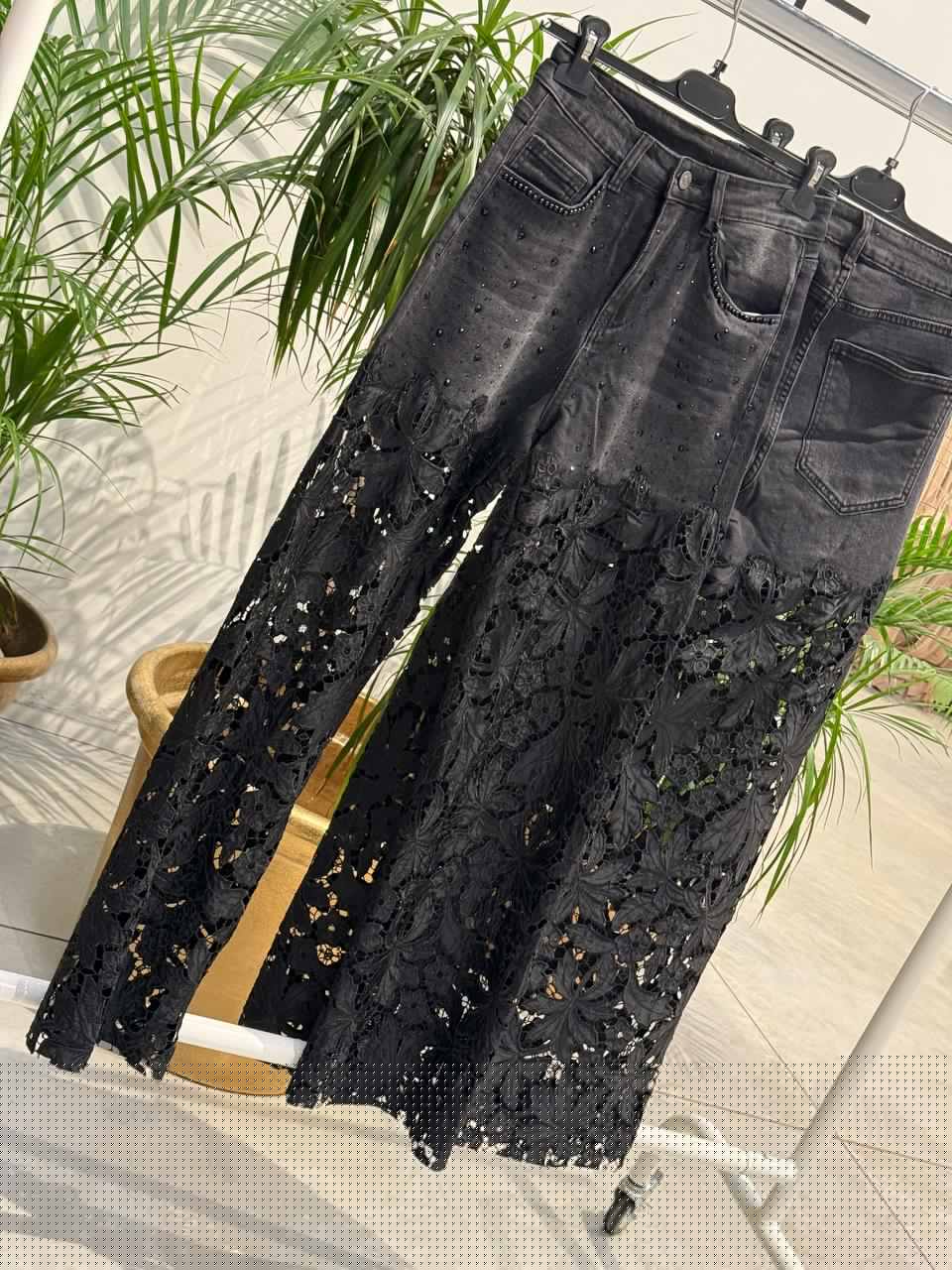 Amelie Follies (Michelle)