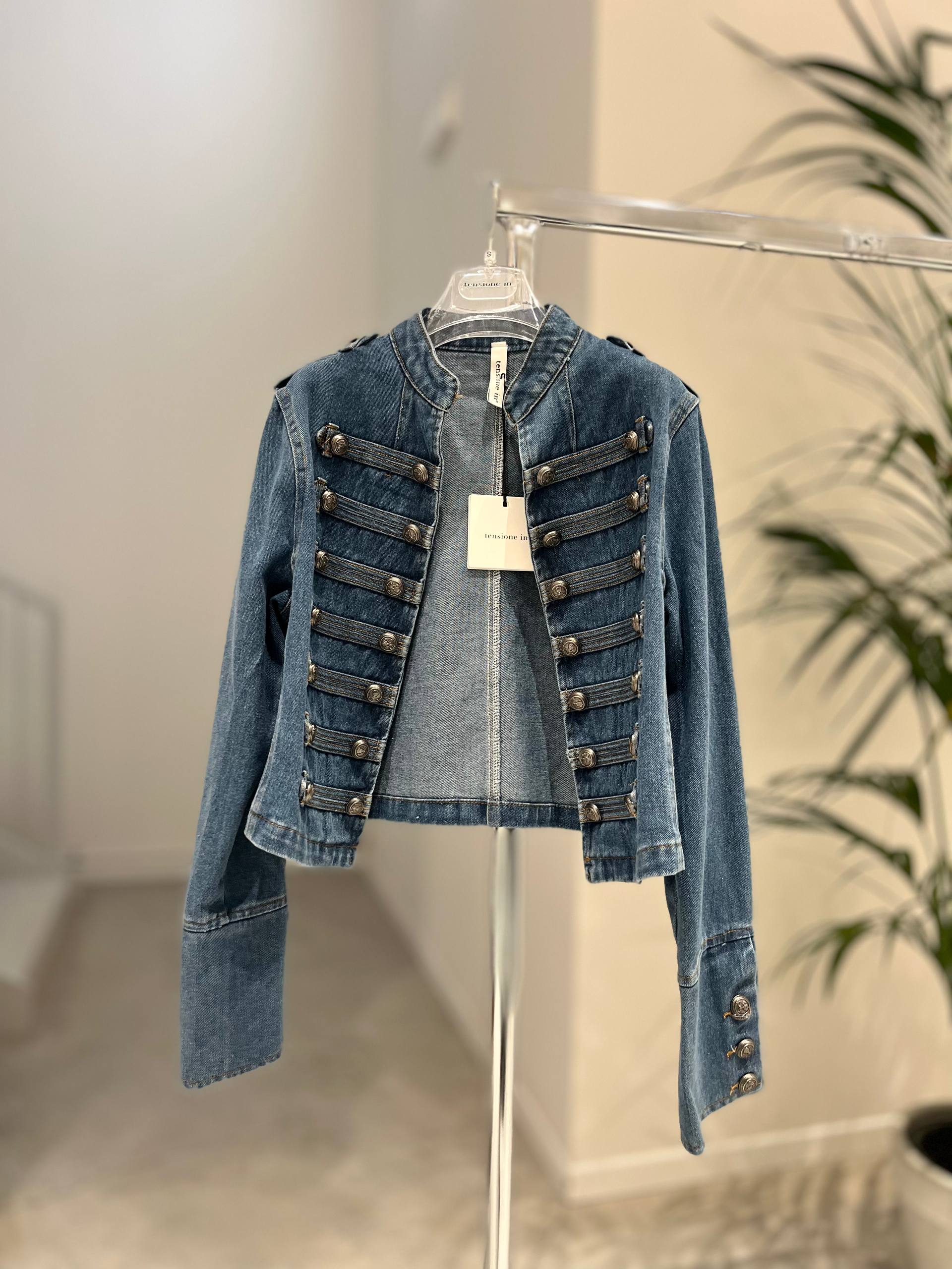 Фото Tensione in