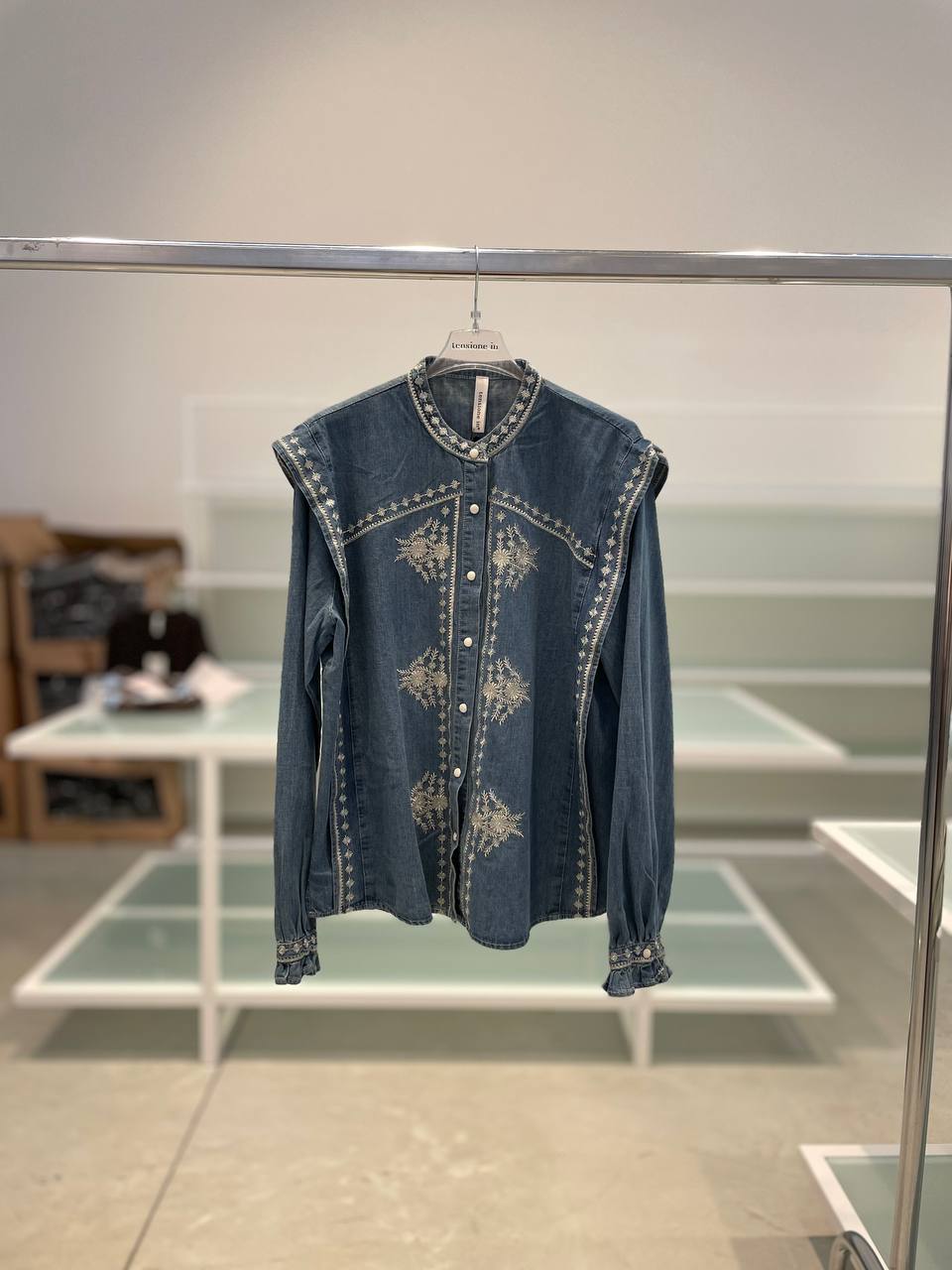 Фото Tensione in