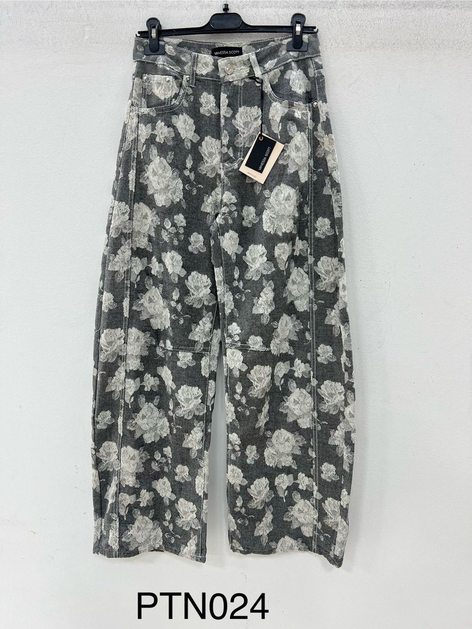 Фото Vanessa Scott