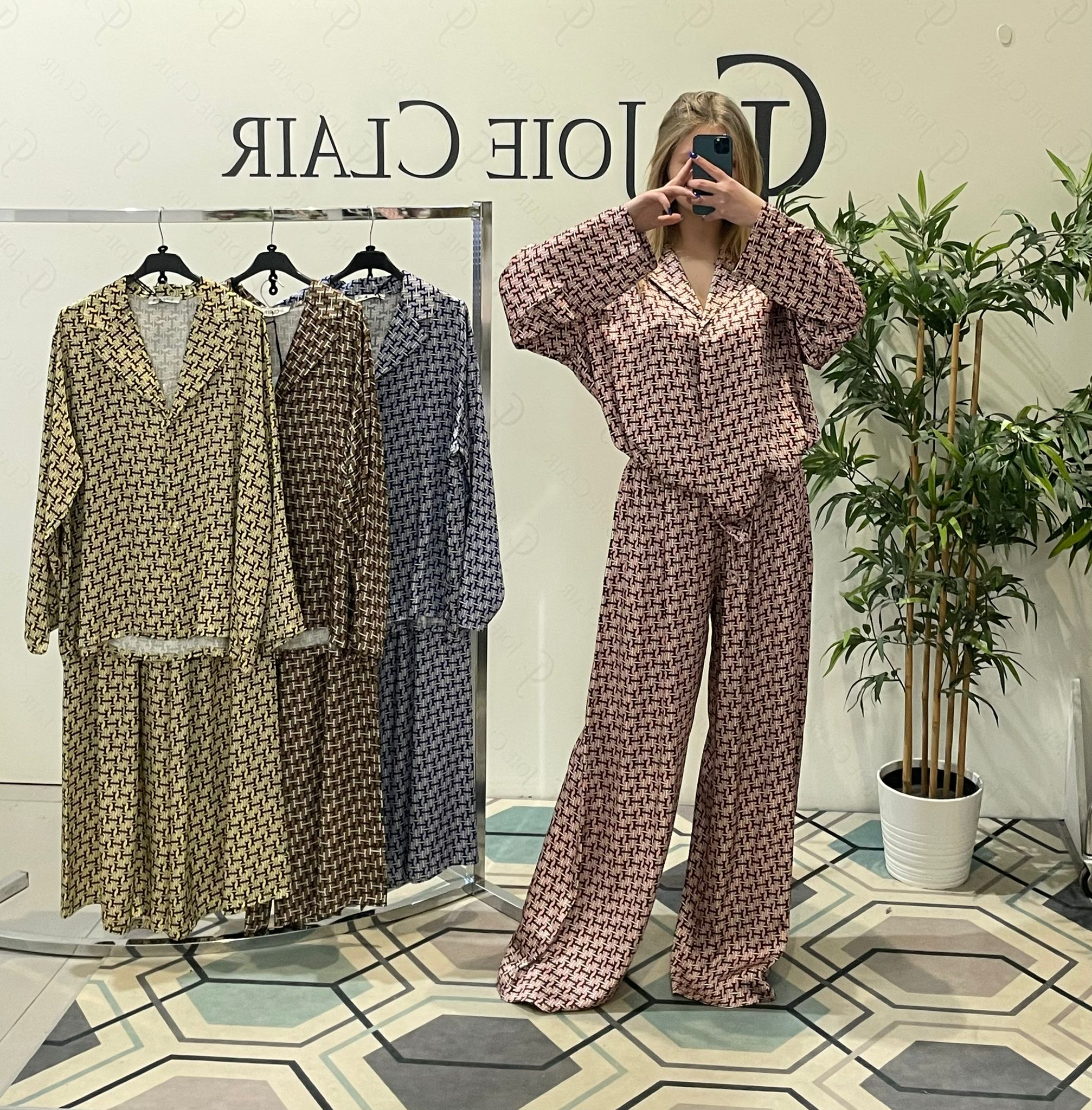 Фото Joie Clair (J-Clair)