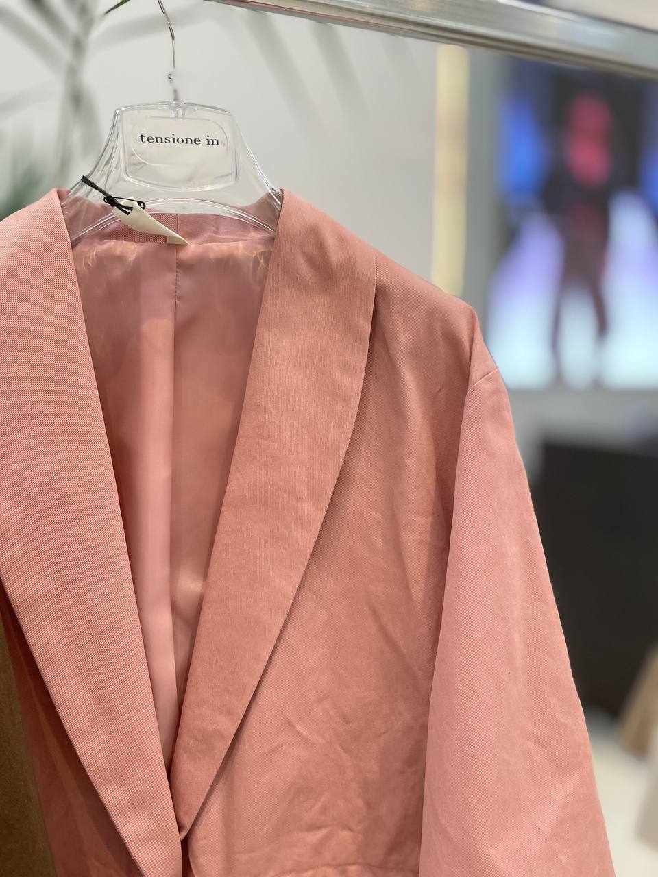 Фото Tensione in