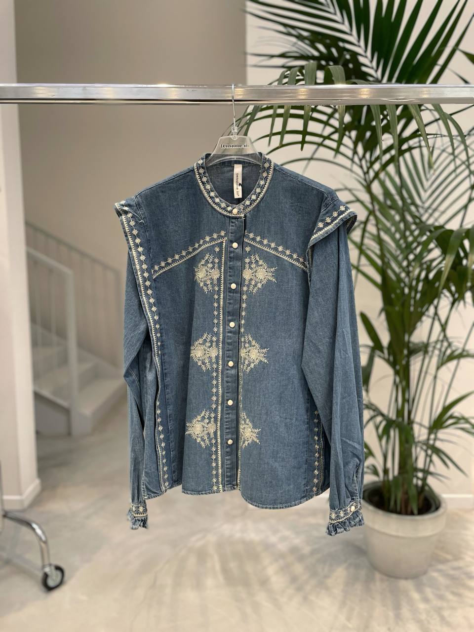 Фото Tensione in