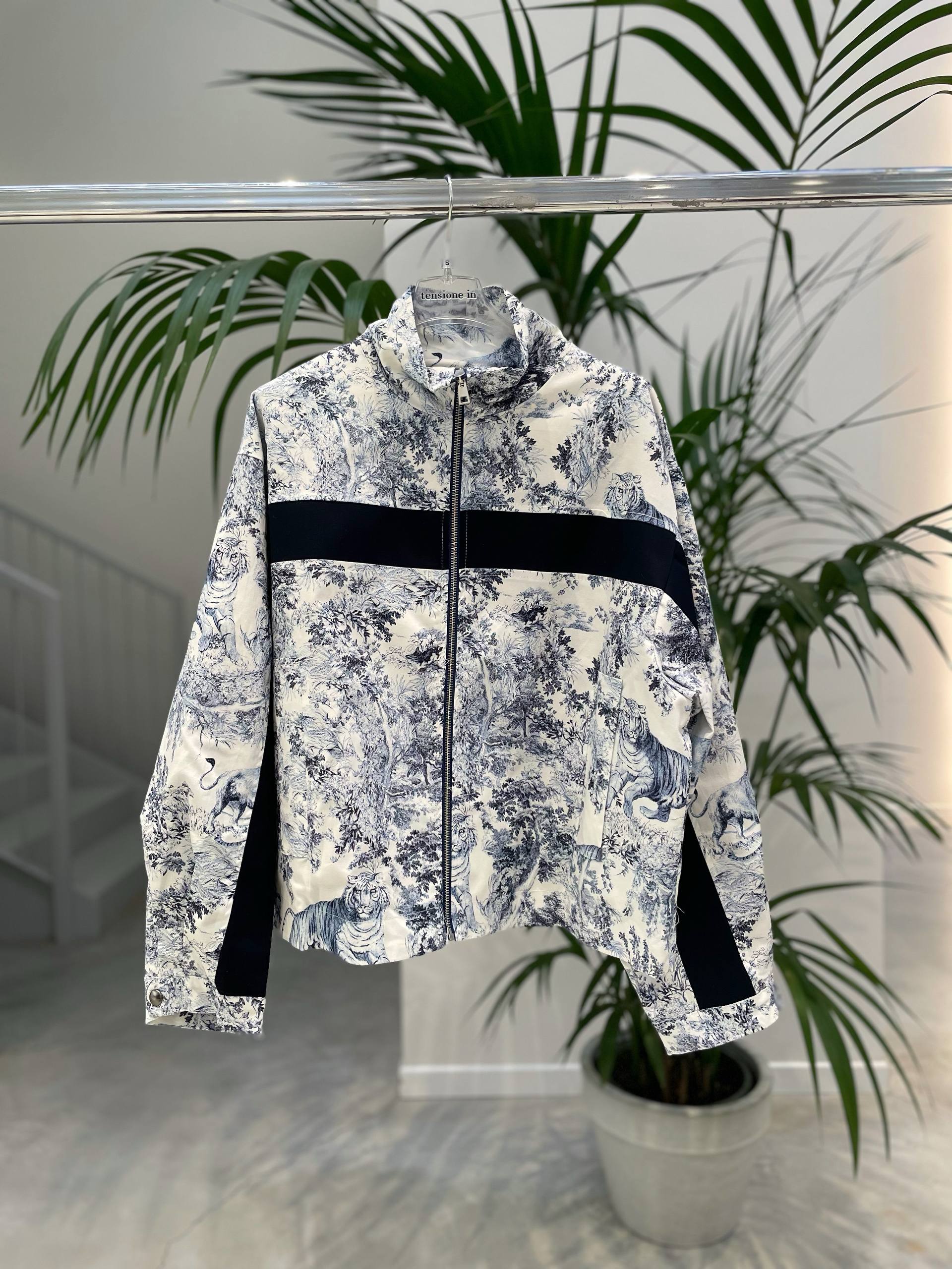 Фото Tensione in