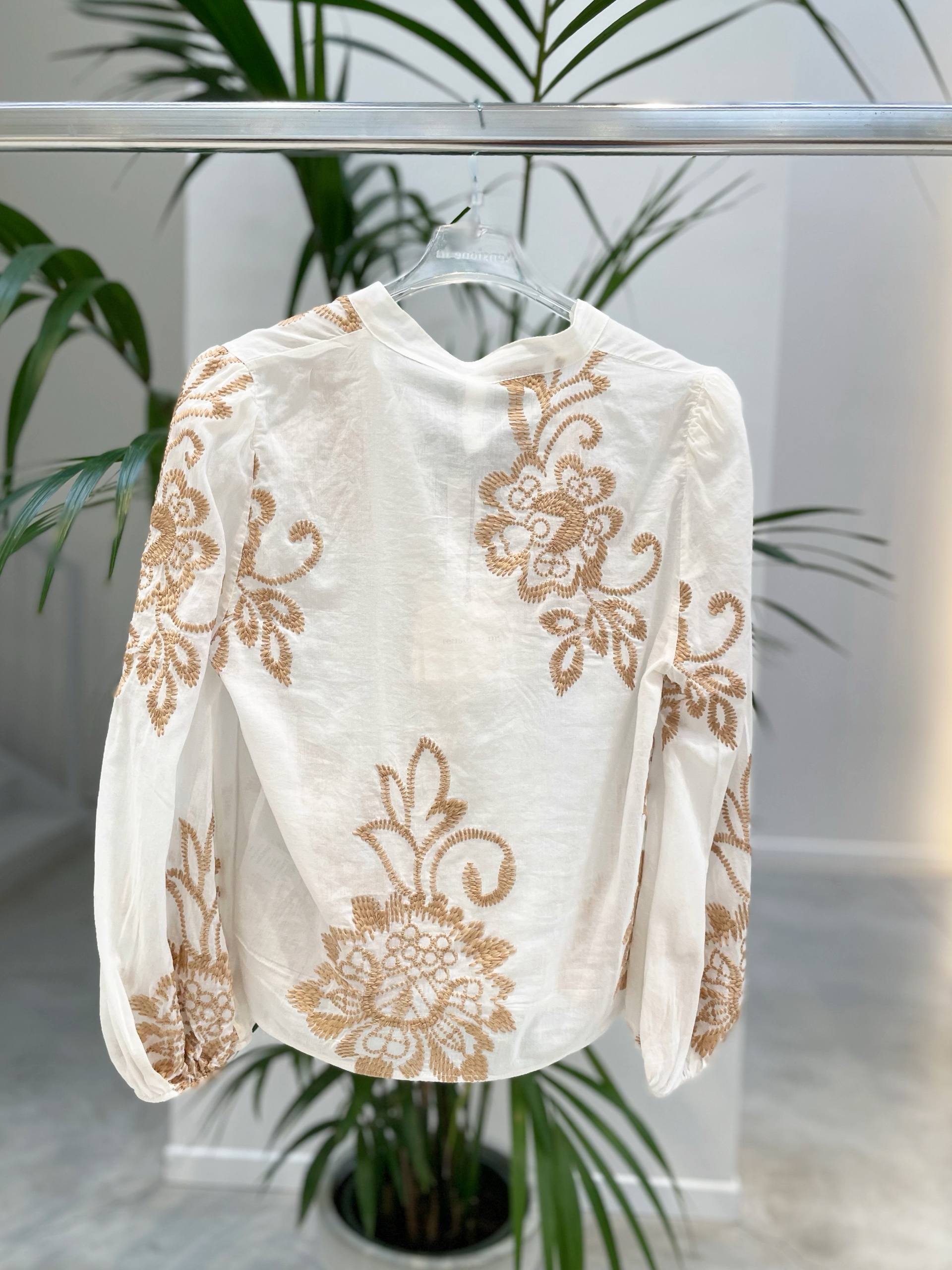 Фото Tensione in