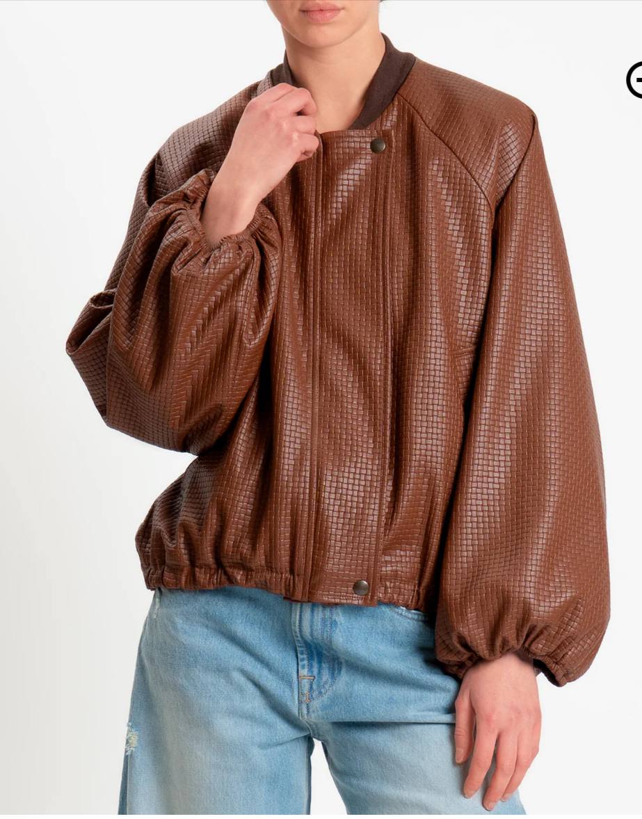 Фото Tensione in