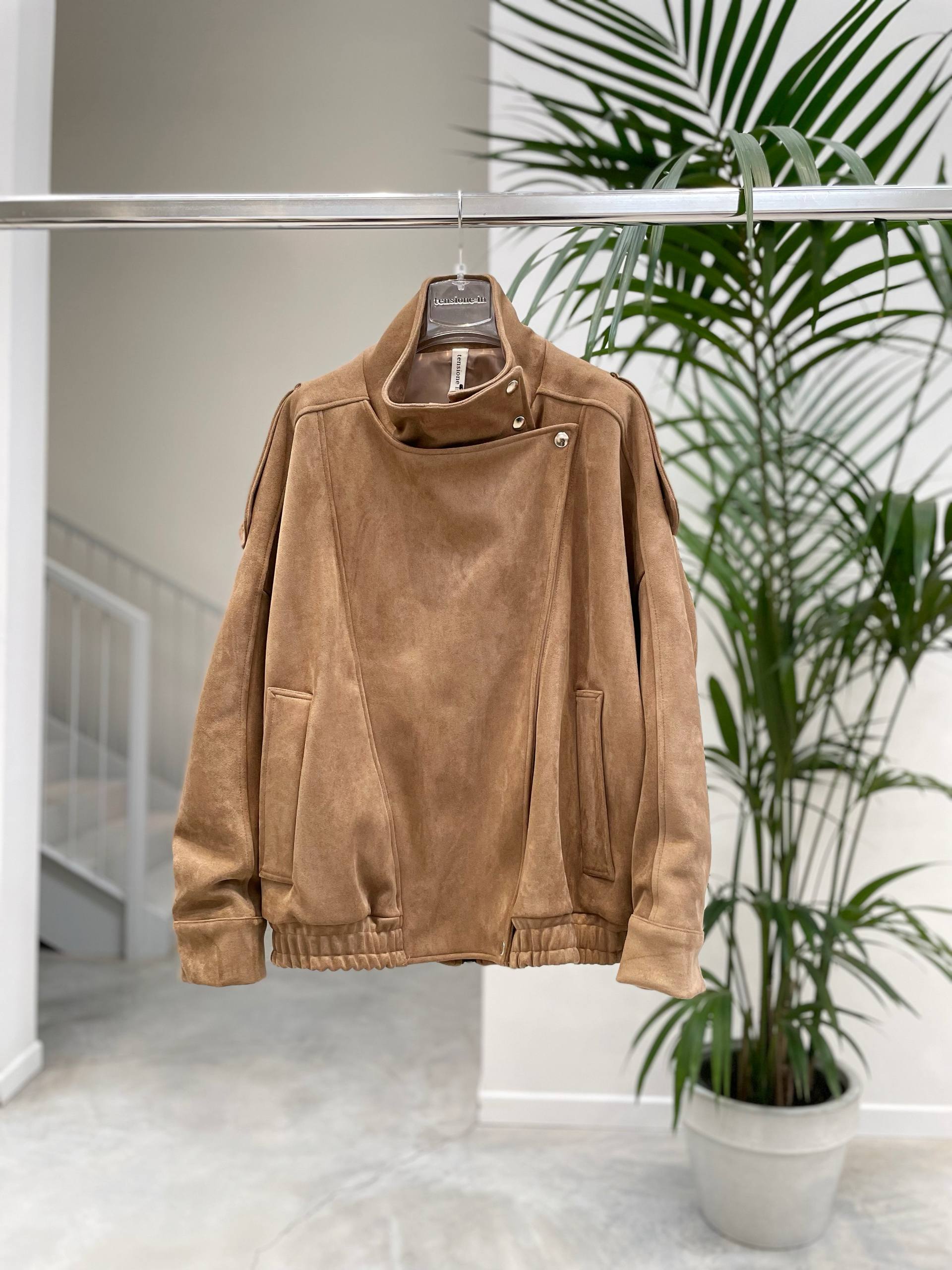 Фото Tensione in