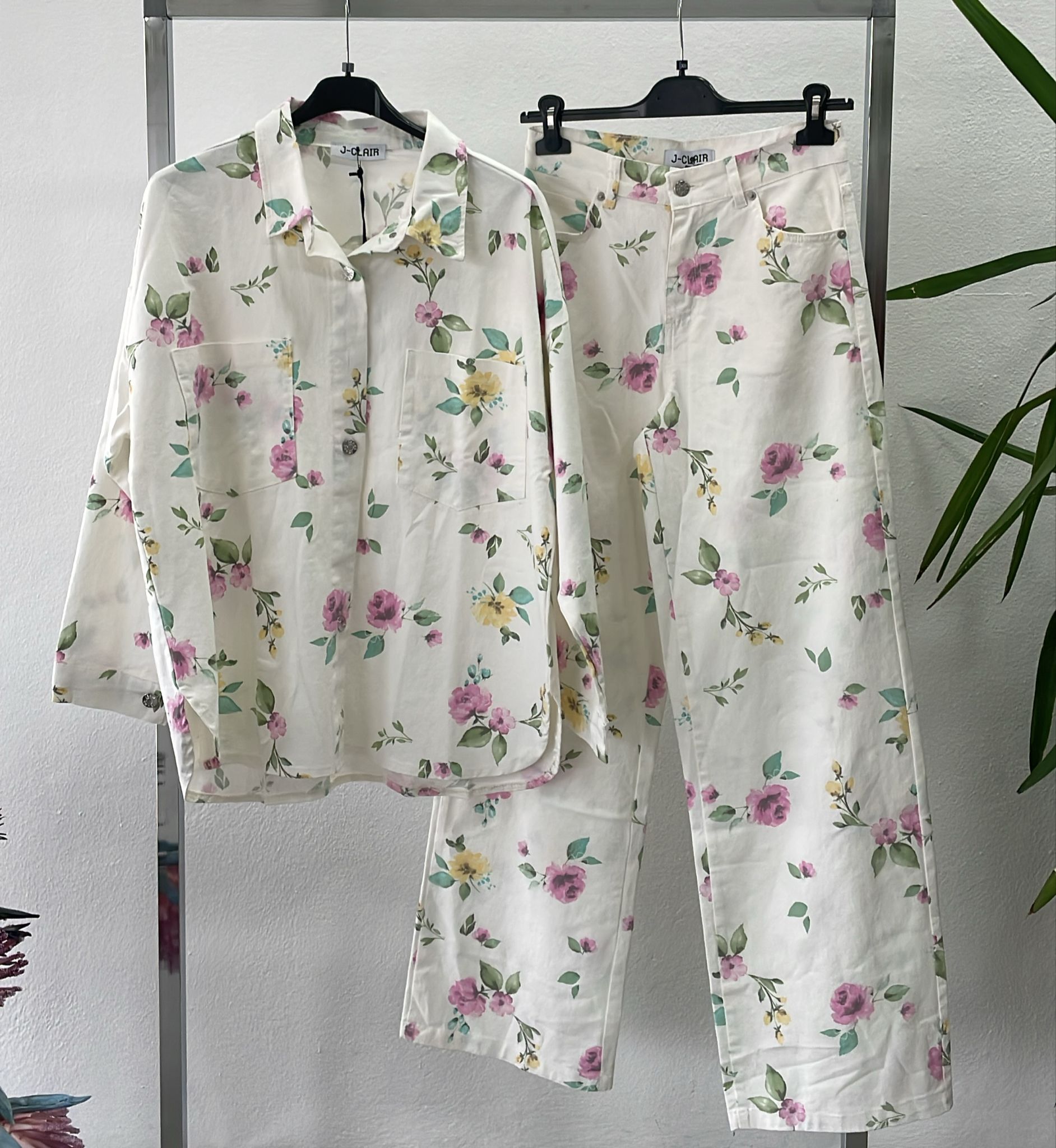 Фото Joie Clair (J-Clair)