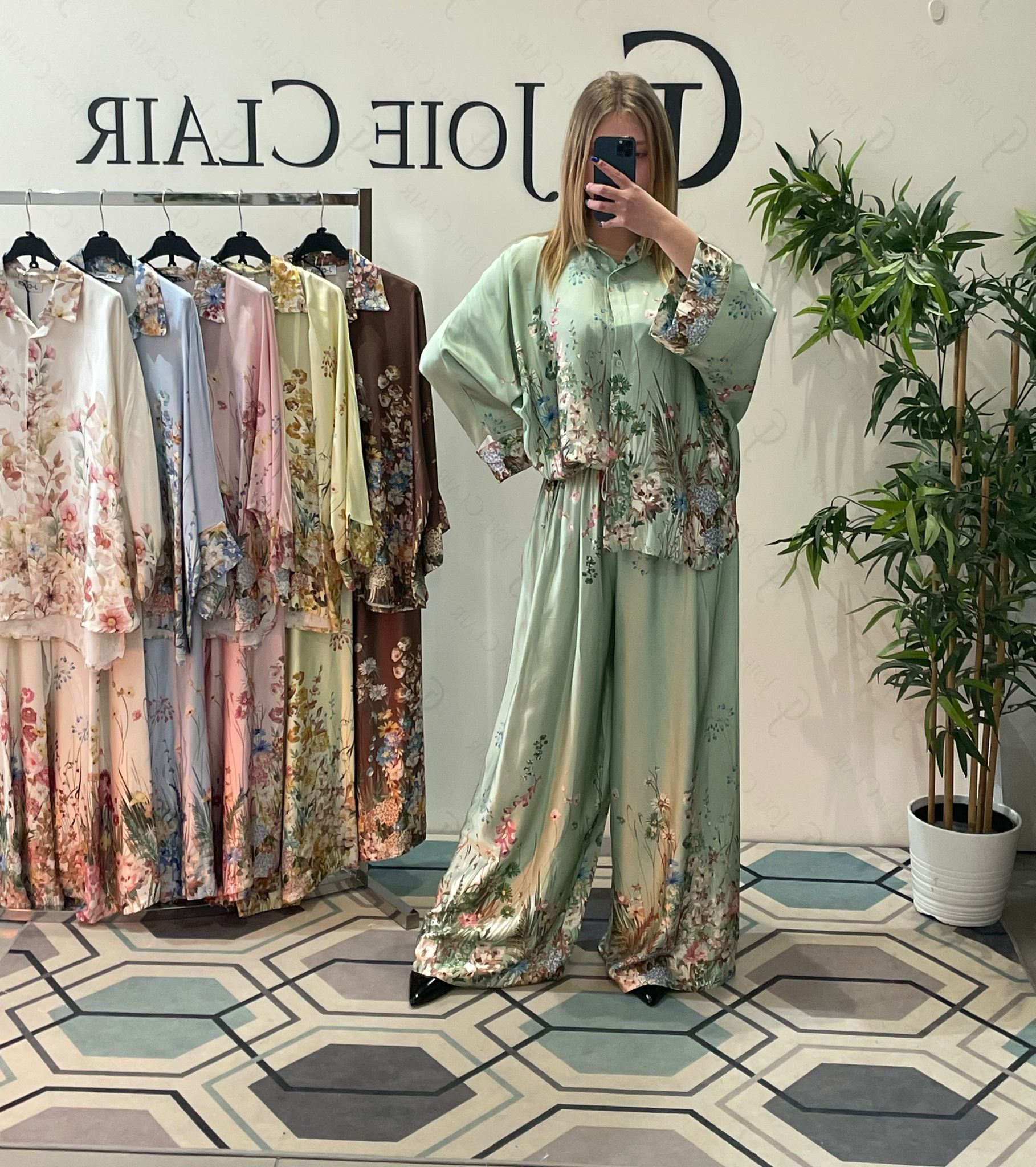 Фото Joie Clair (J-Clair)