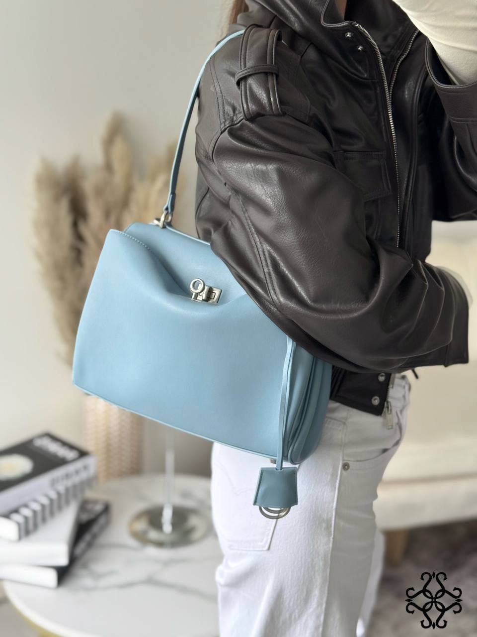 Фото Leather Country