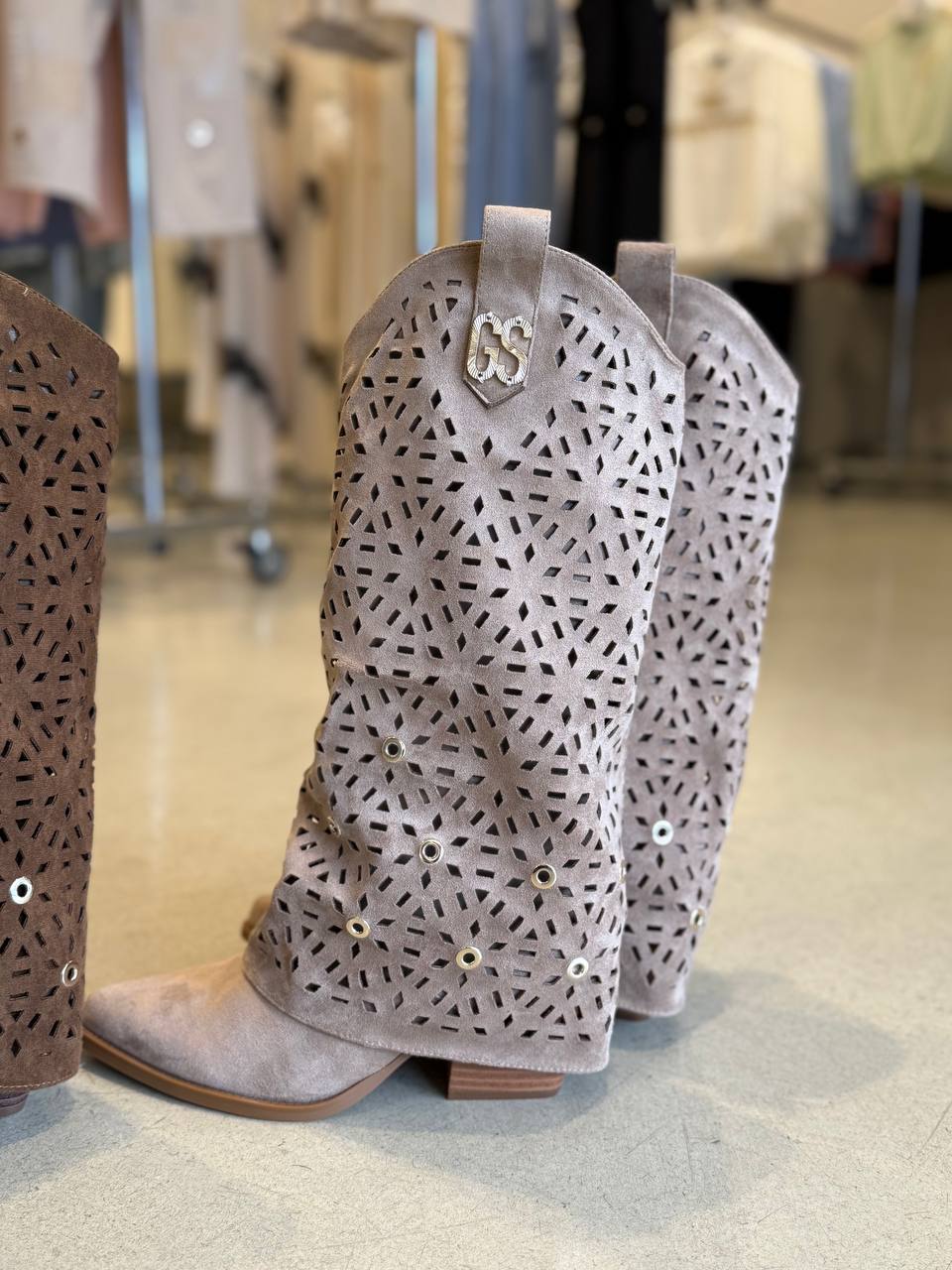 Фото Gil Santucci