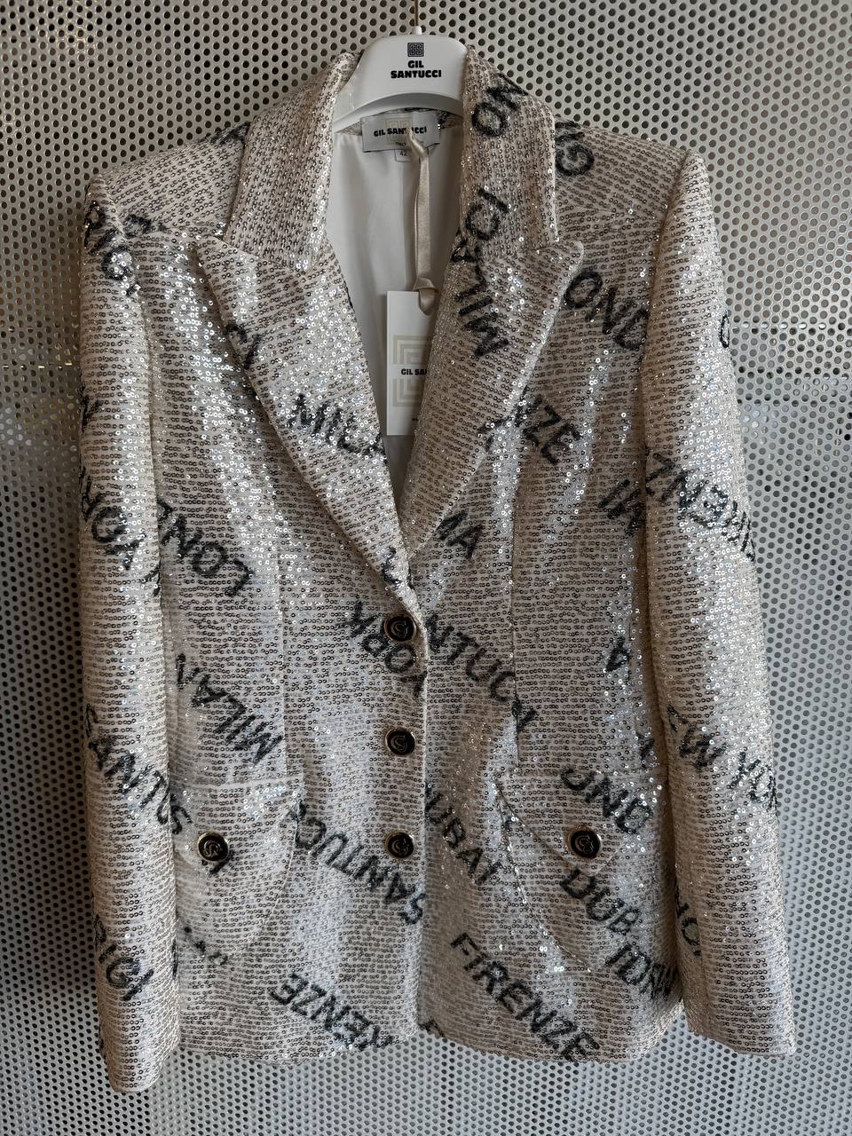 Фото Gil Santucci