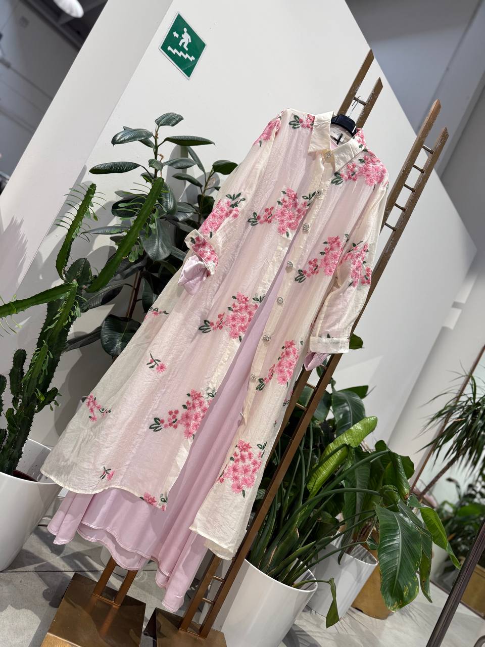 Amelie Follies (Michelle)