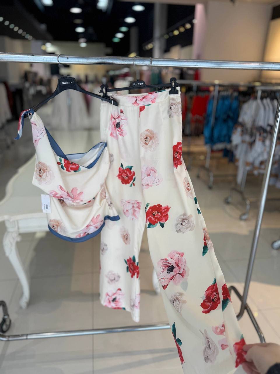 Фото Kitana (Rinascimento, Большие размеры)