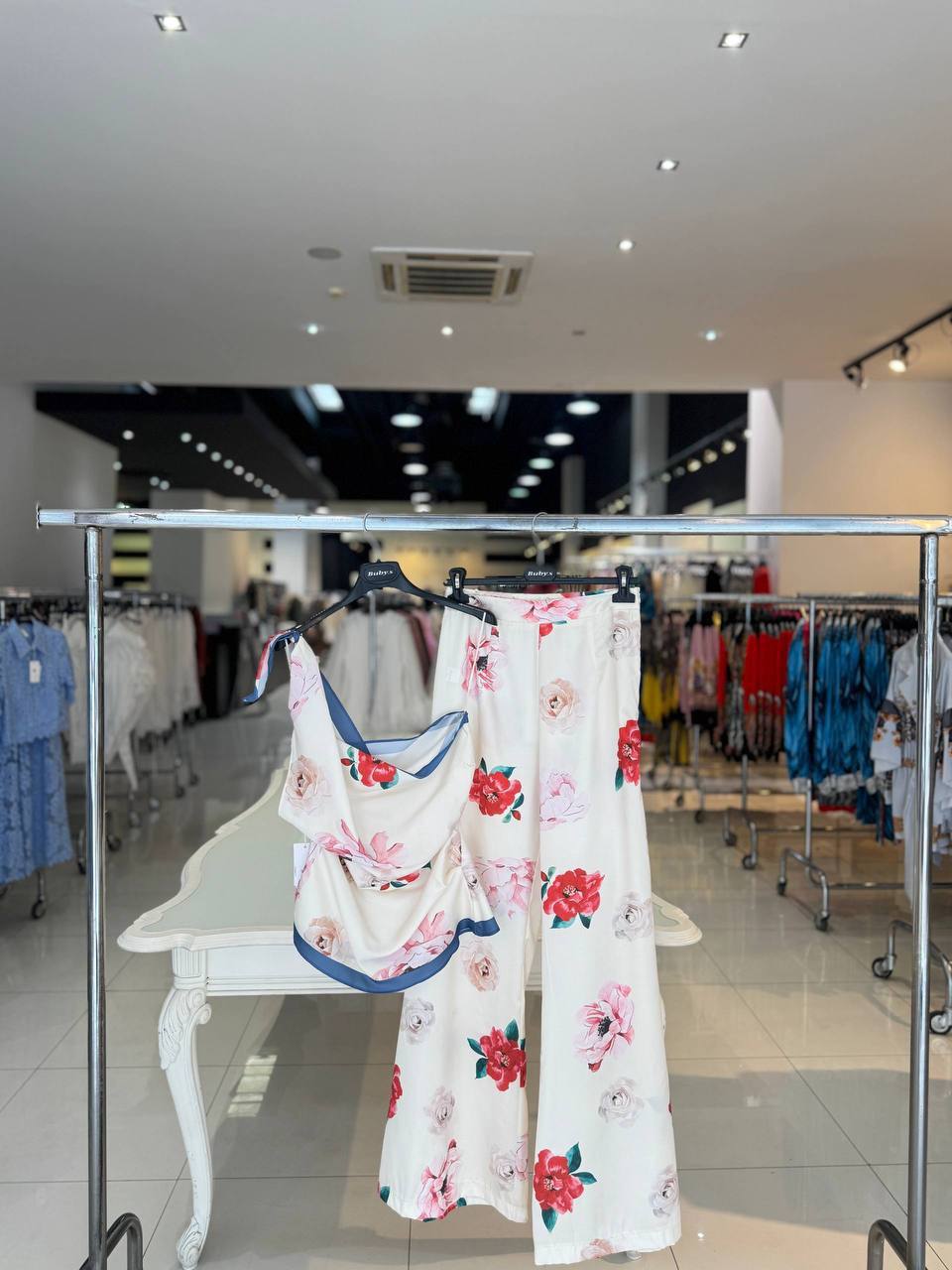 Фото Kitana (Rinascimento, Большие размеры)