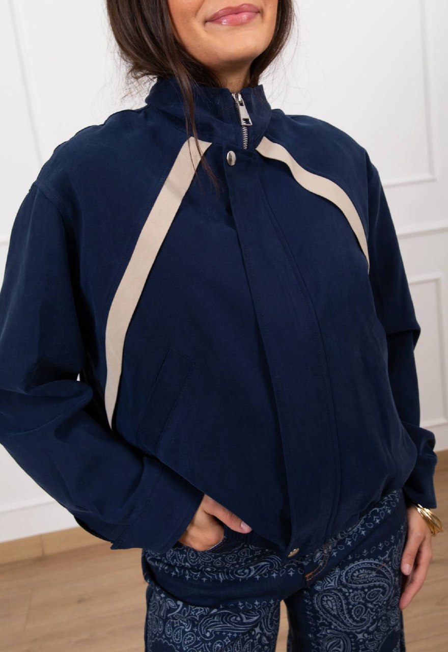 Фото Tensione in