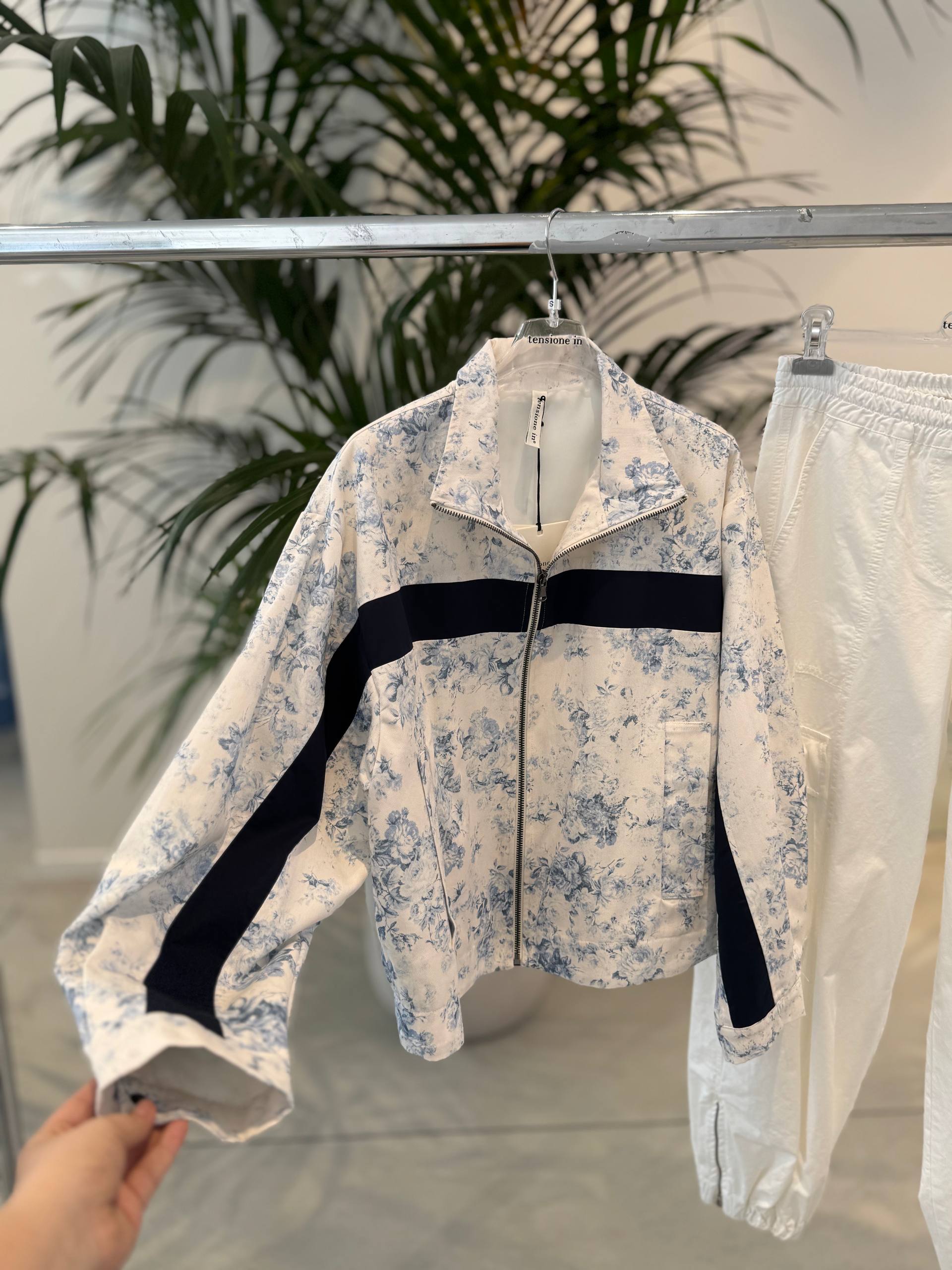 Фото Tensione in