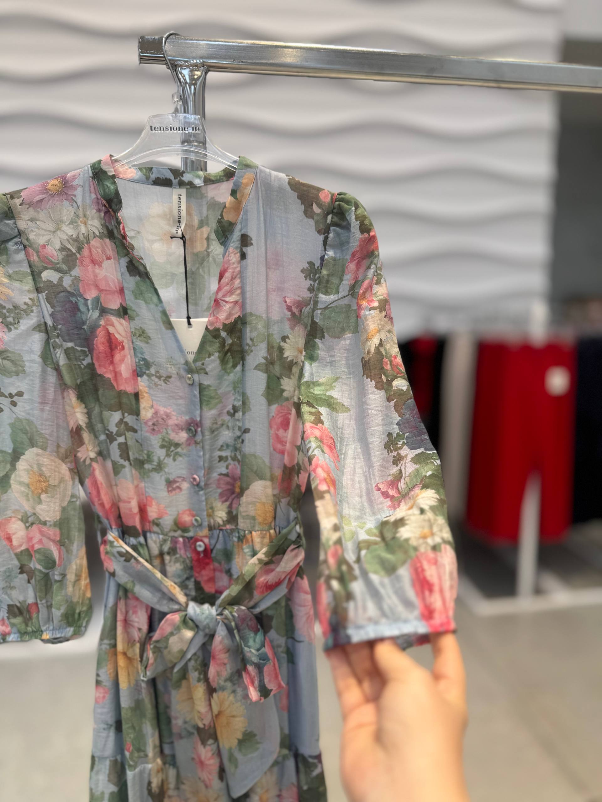 Фото Tensione in