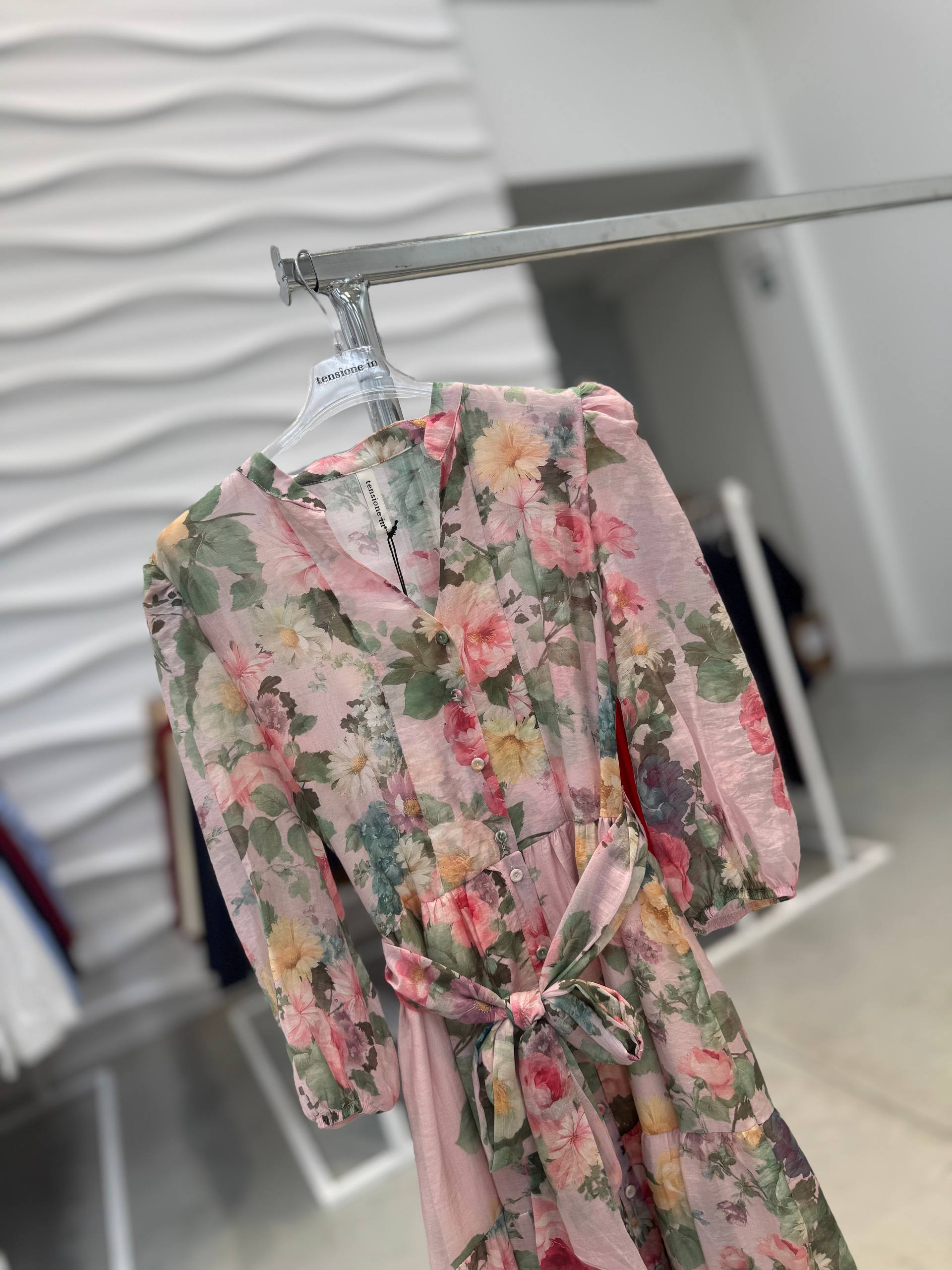 Фото Tensione in