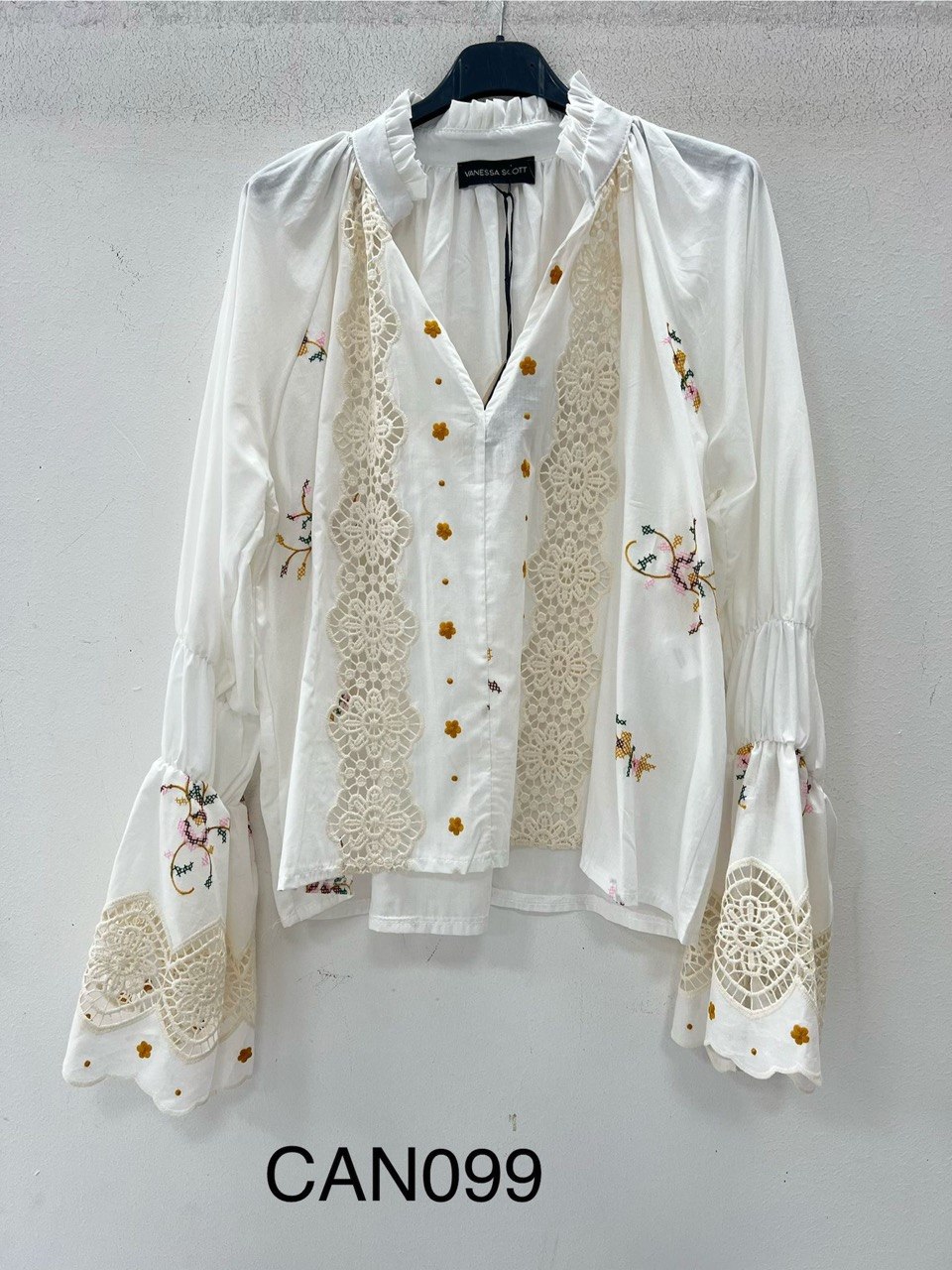 Фото Vanessa Scott