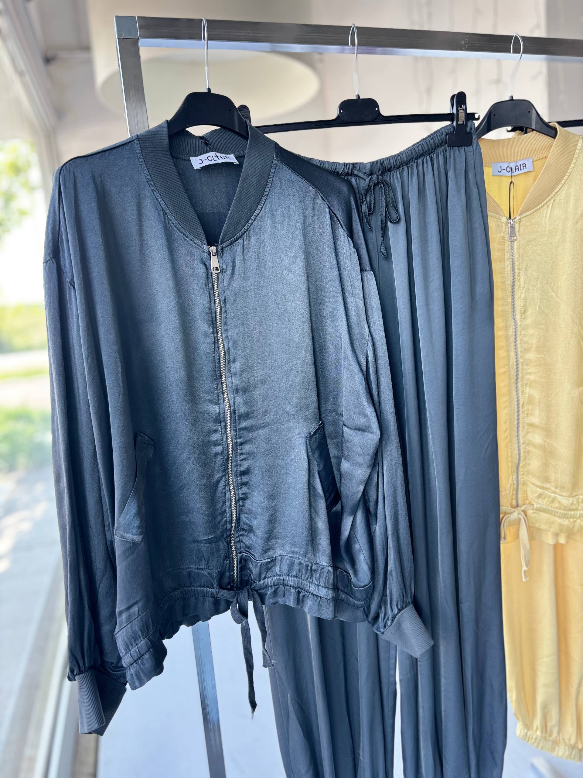 Фото Joie Clair (J-Clair)