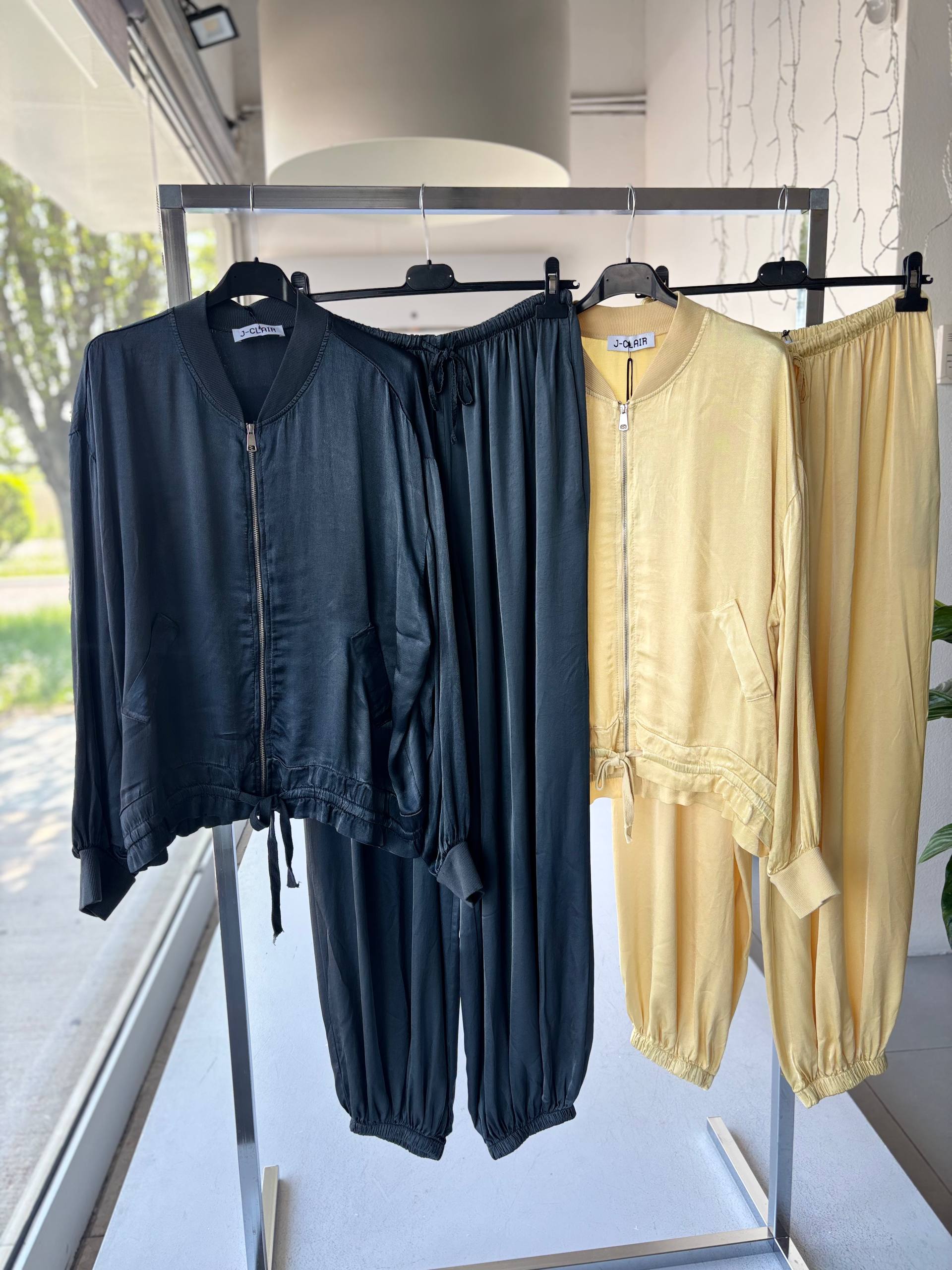 Фото Joie Clair (J-Clair)