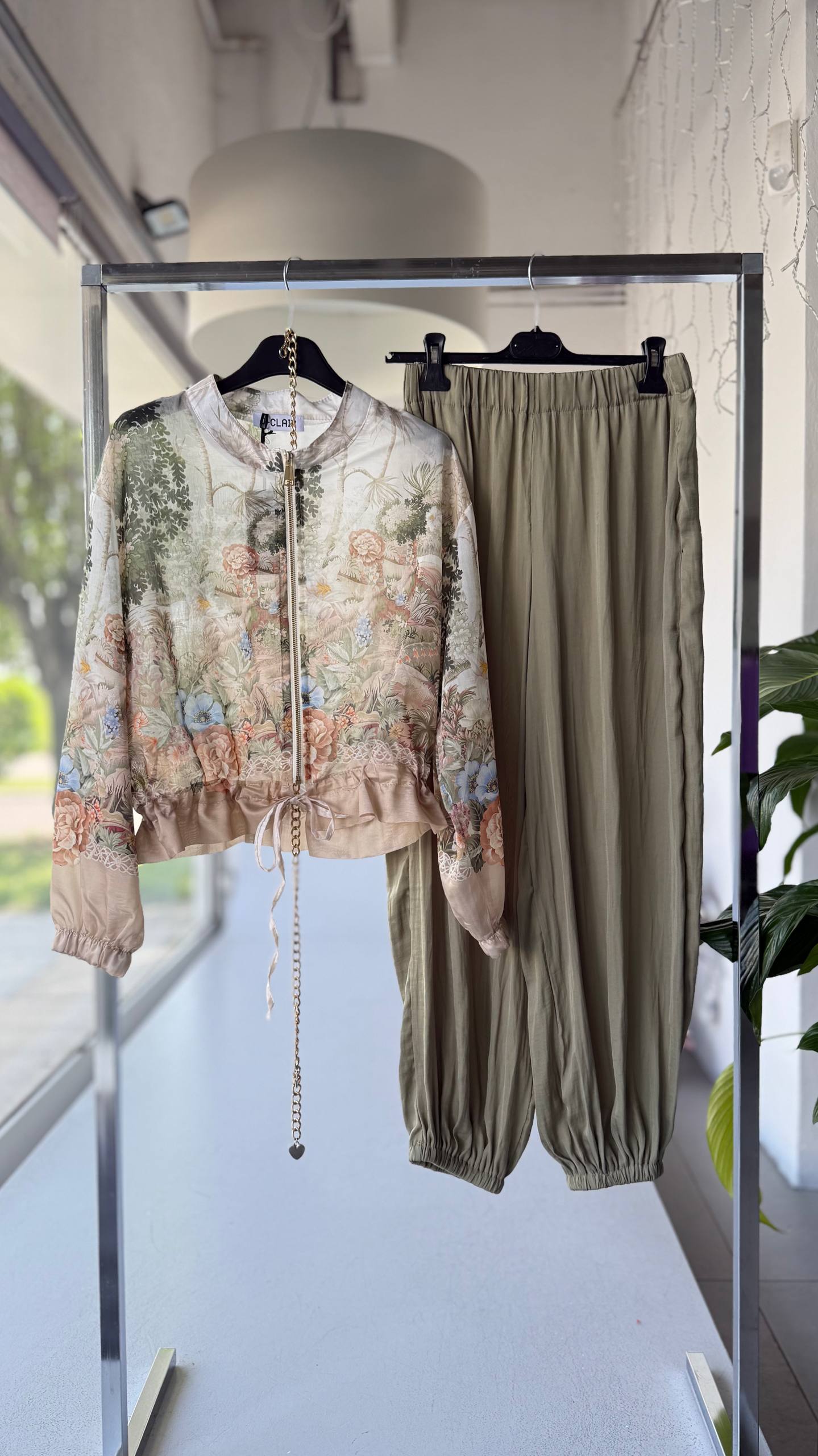 Фото Joie Clair (J-Clair)