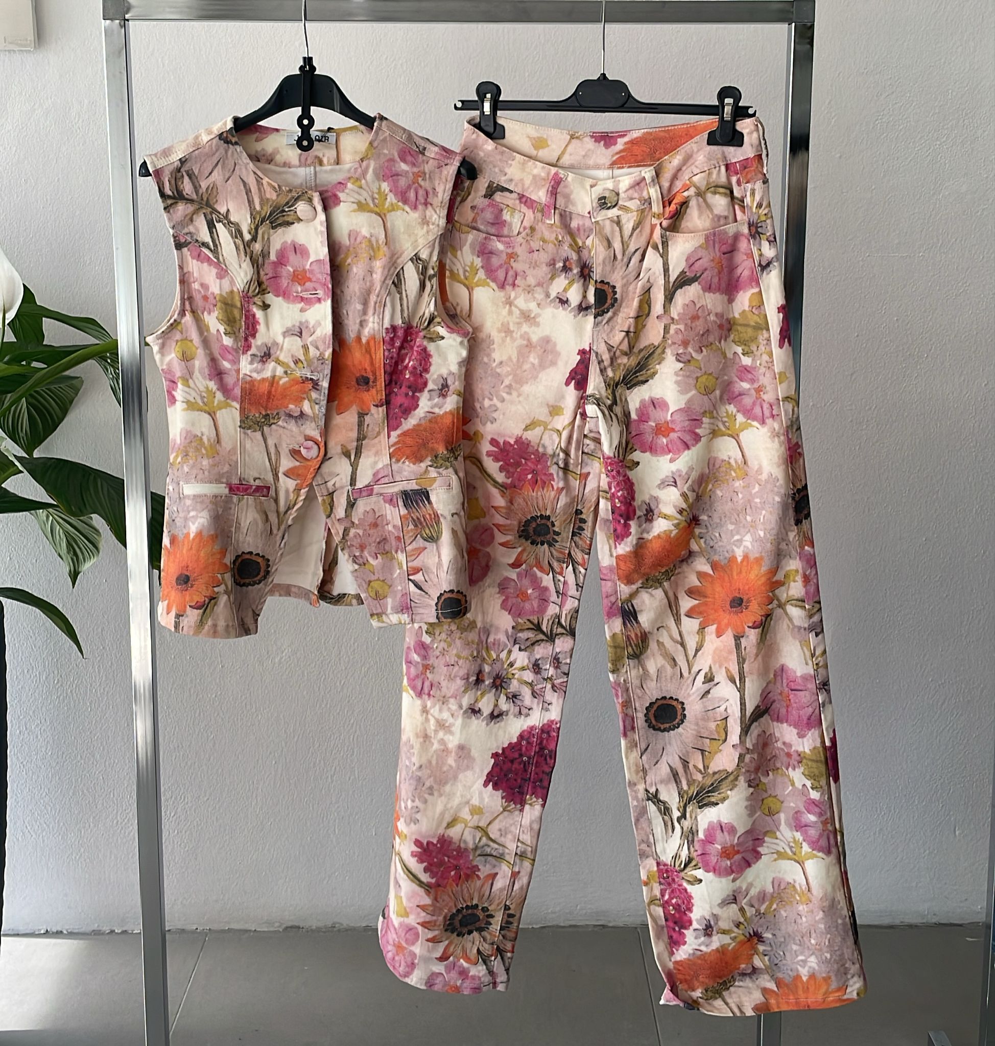 Фото Joie Clair (J-Clair)